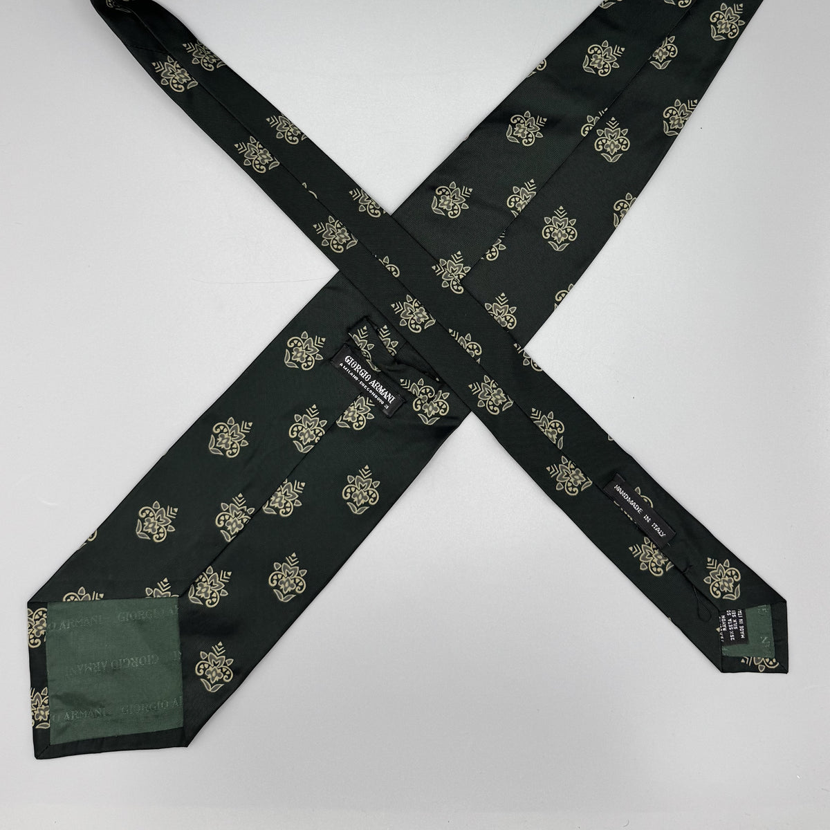 Cravate Giorgio Armani vert foncé à motif floral stylisé