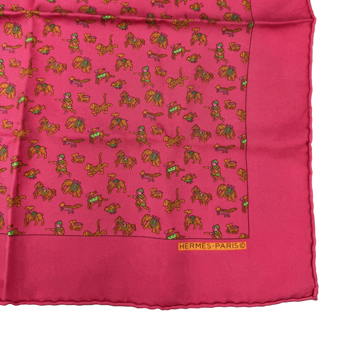 Pochette en soie Hermès rose indien à motif animalier
