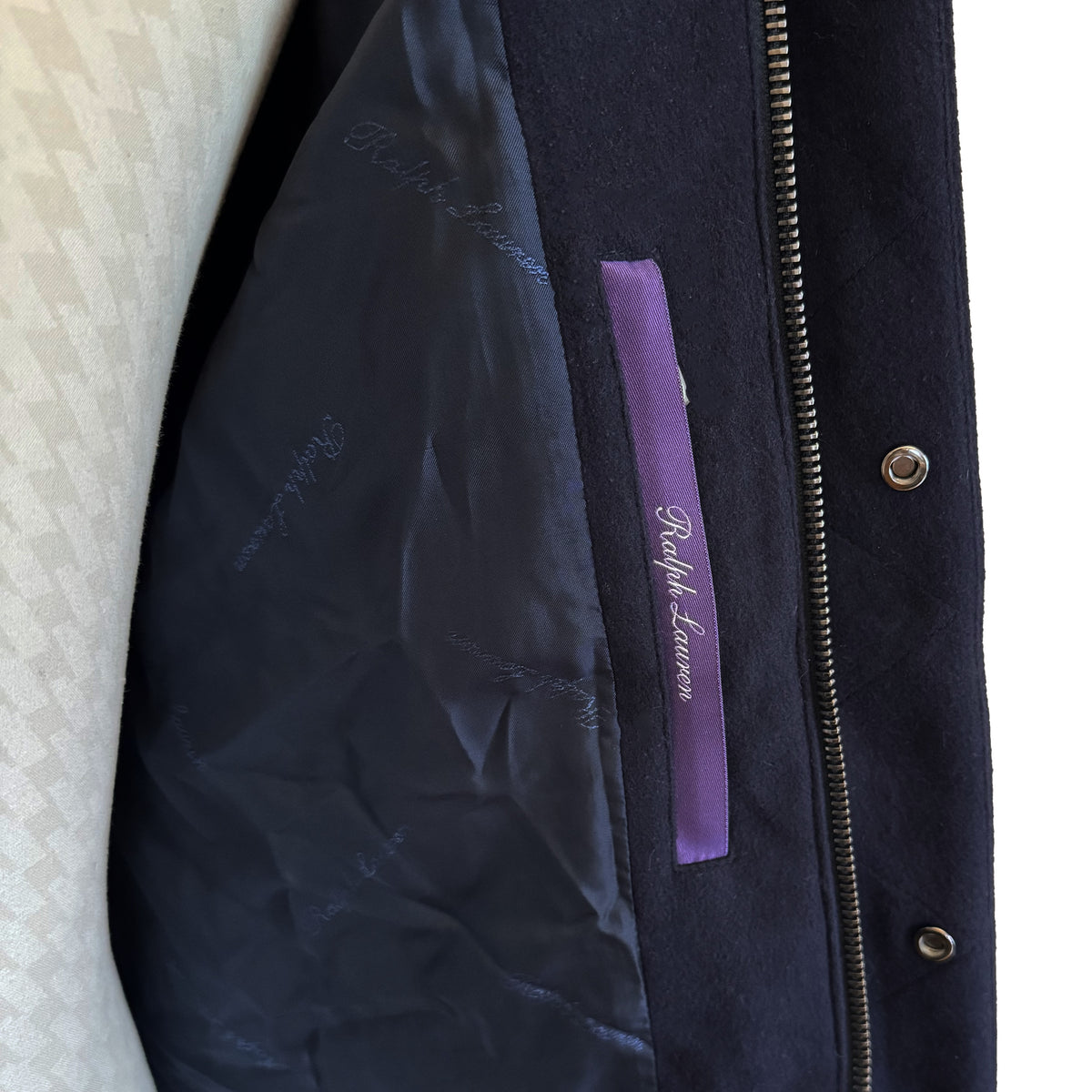 Doudoune Ralph Lauren Purple Label bleu marine à capuche