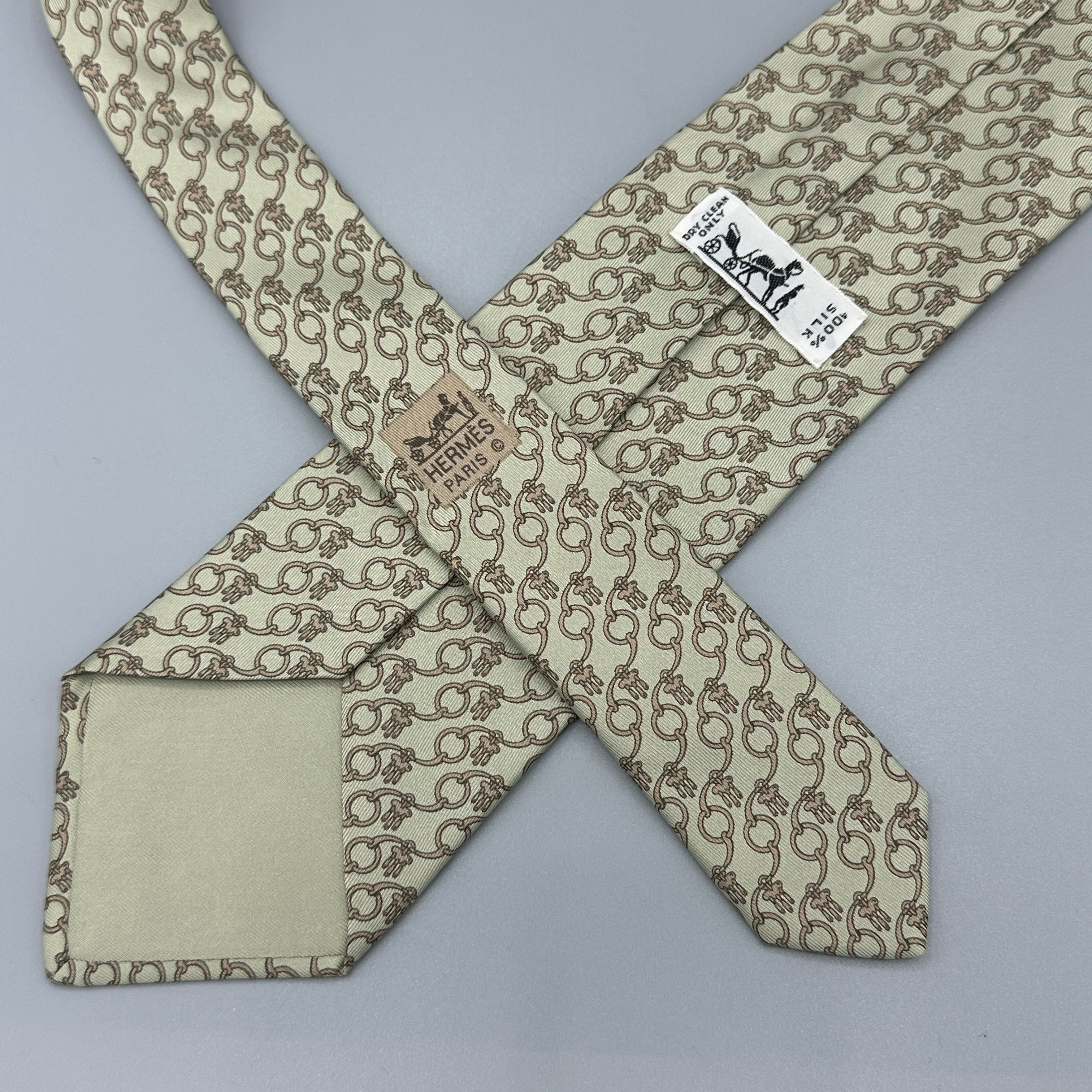 Cravate verte claire Hermès