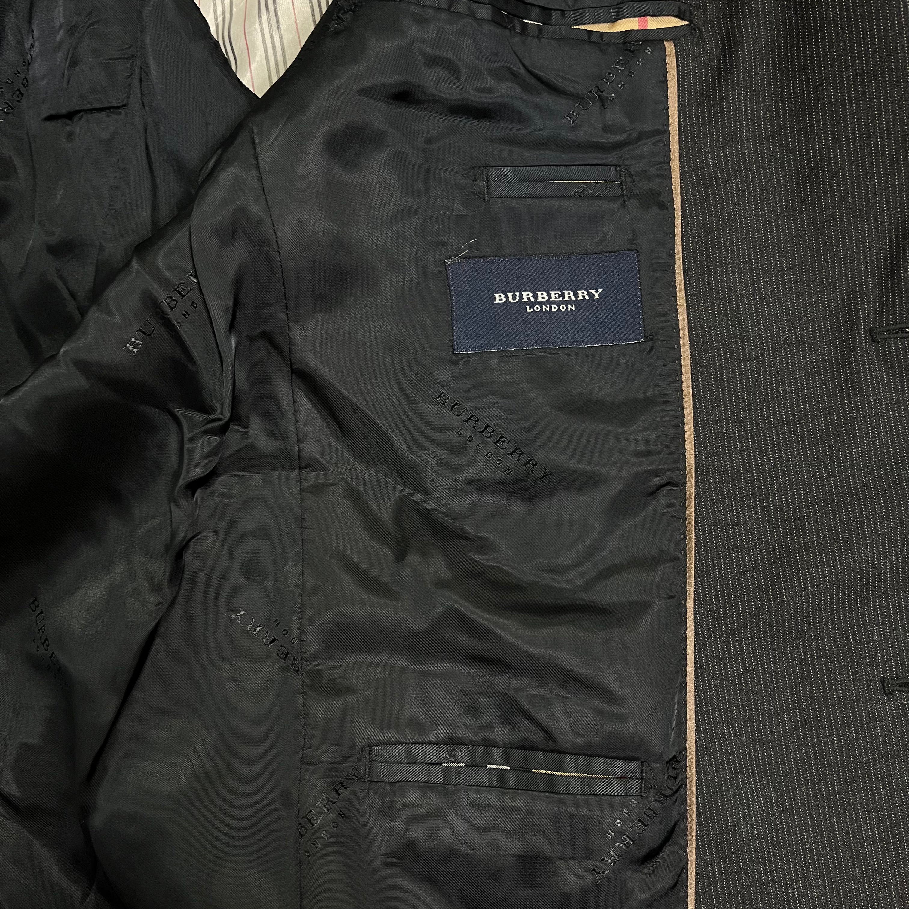 Costume noir Burberry