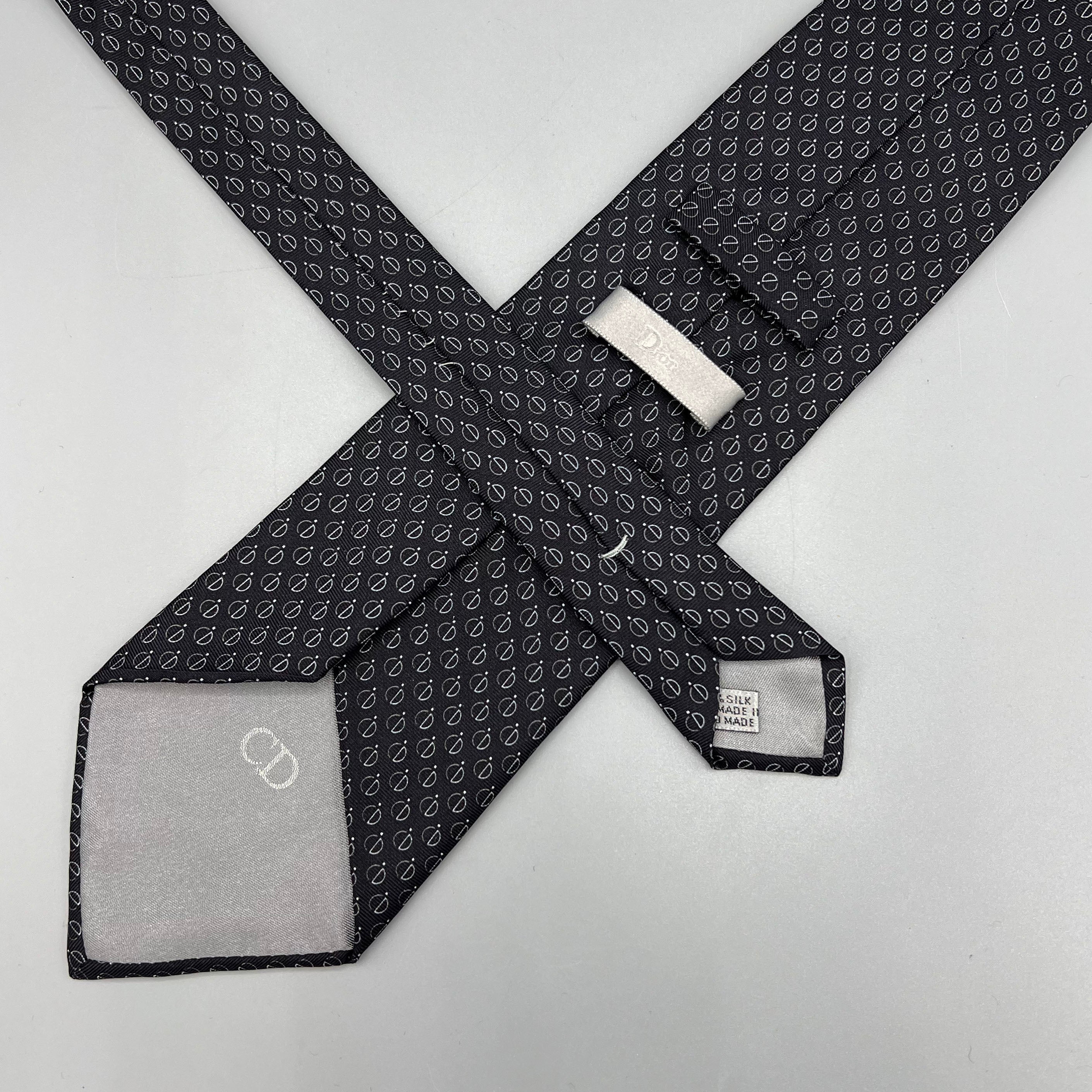 Cravate noire Dior