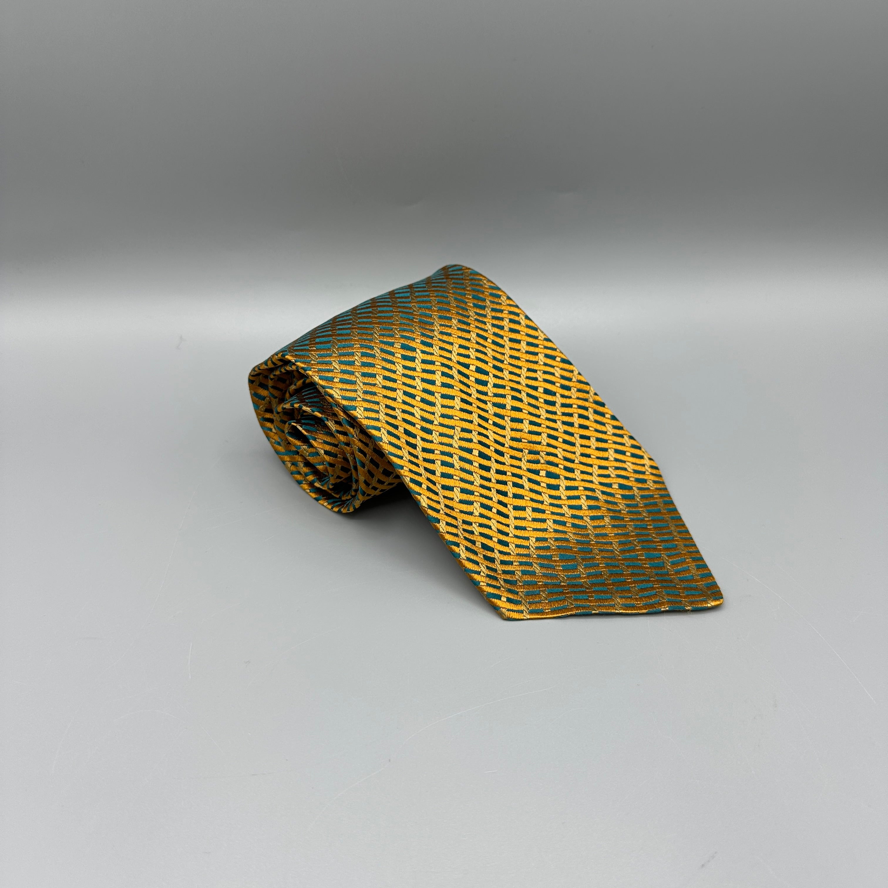 Cravate verte et jaune Charvet