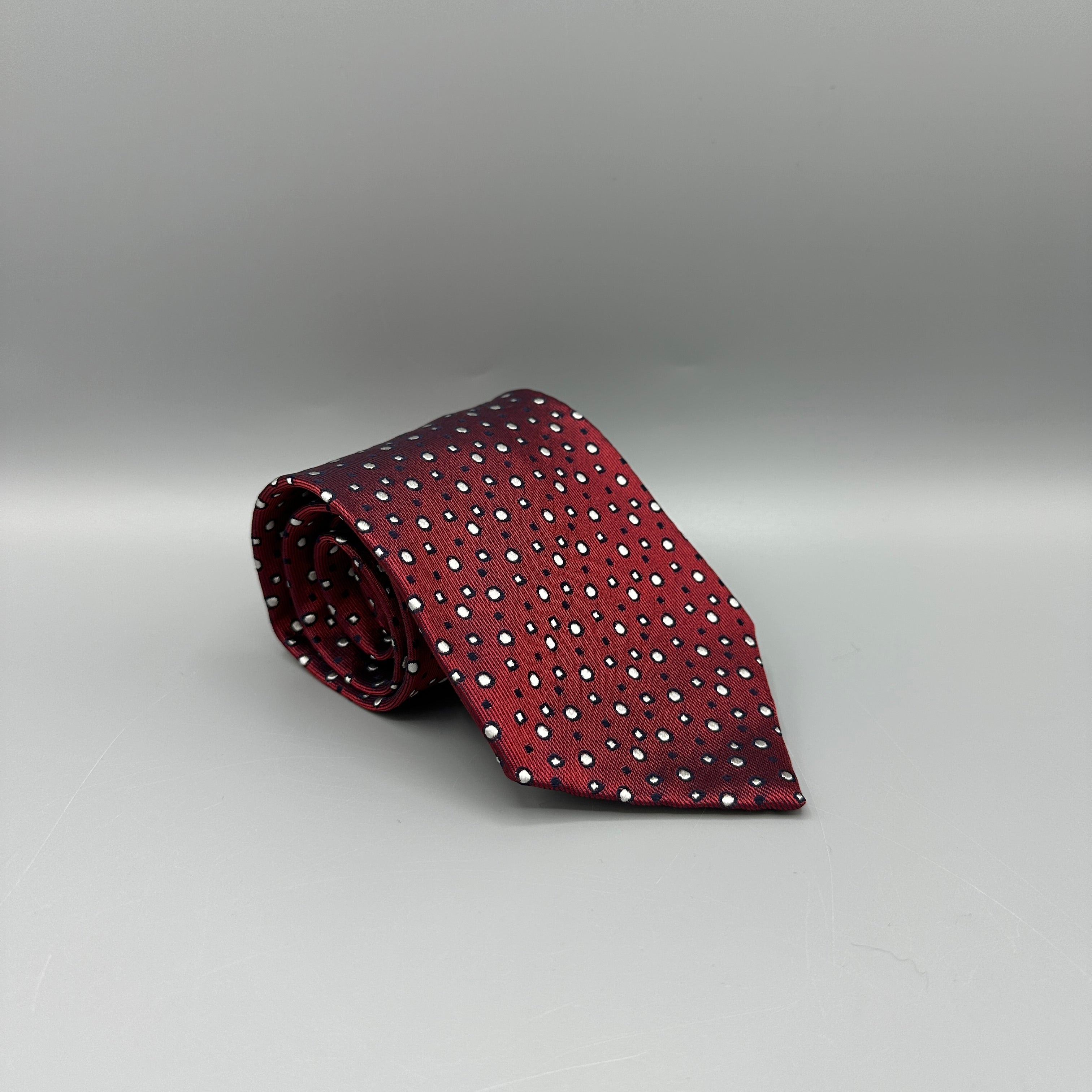 Cravate rouge Charvet