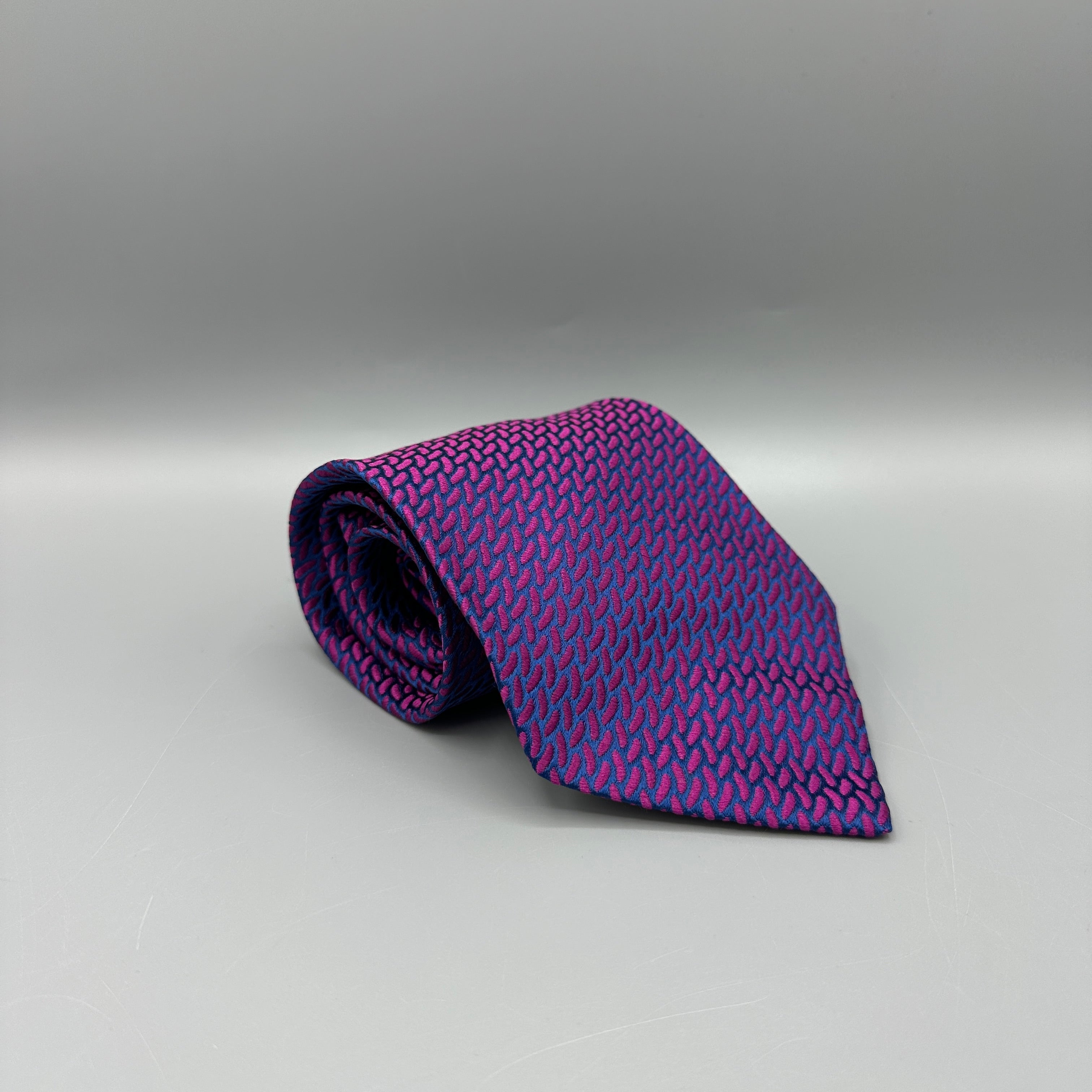 Cravate bleue Charvet