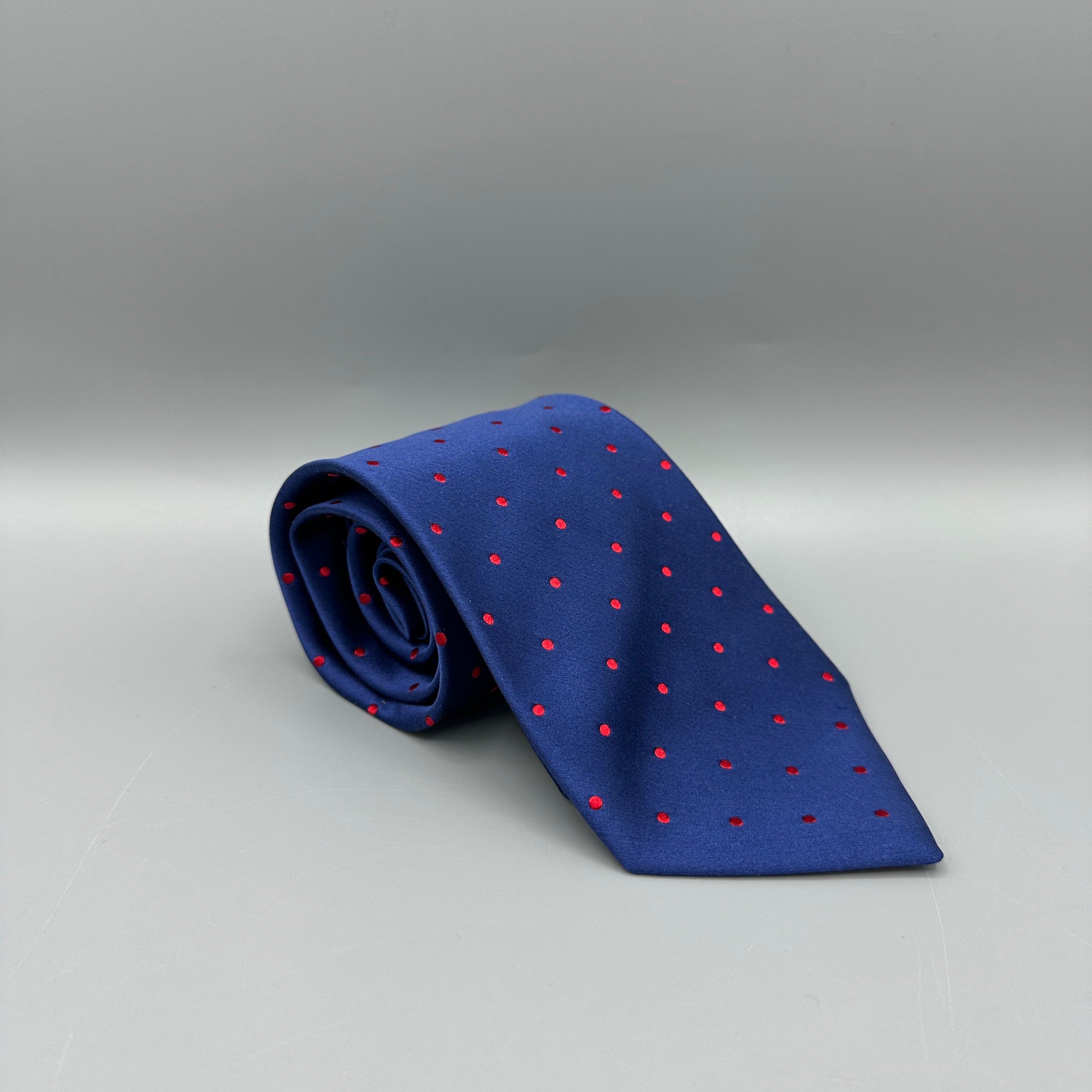 Cravate bleue Charvet