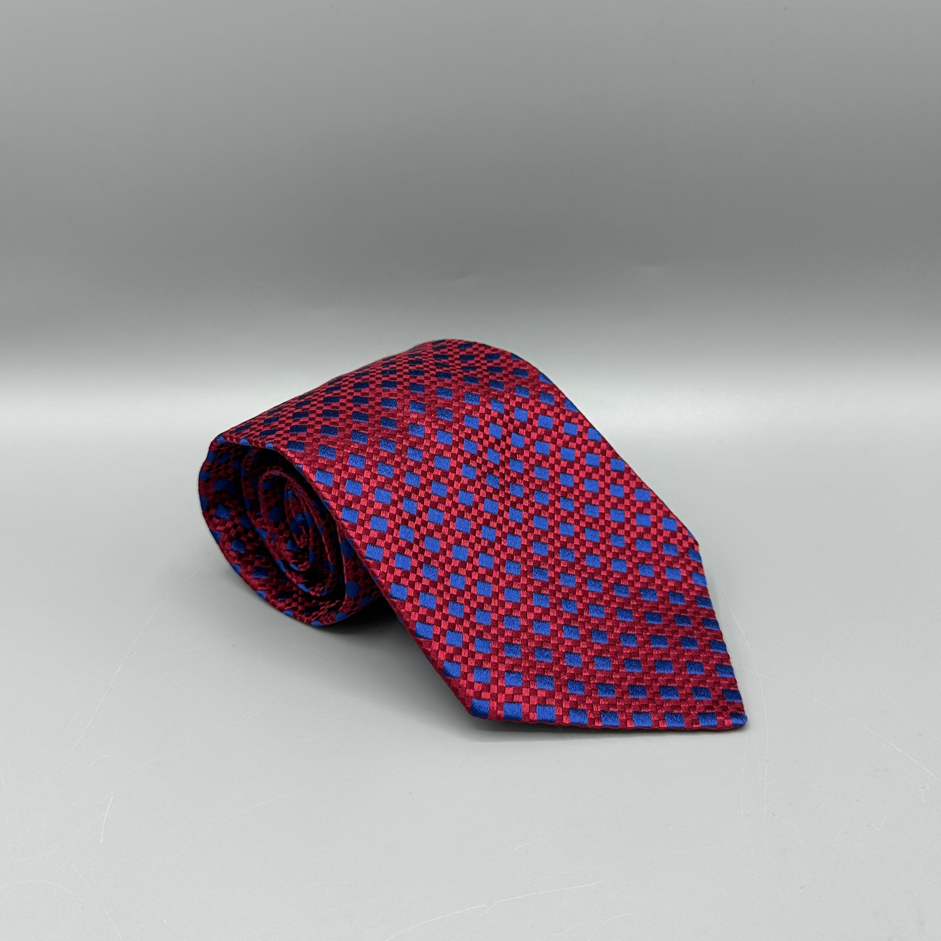 Cravate rouge Charvet