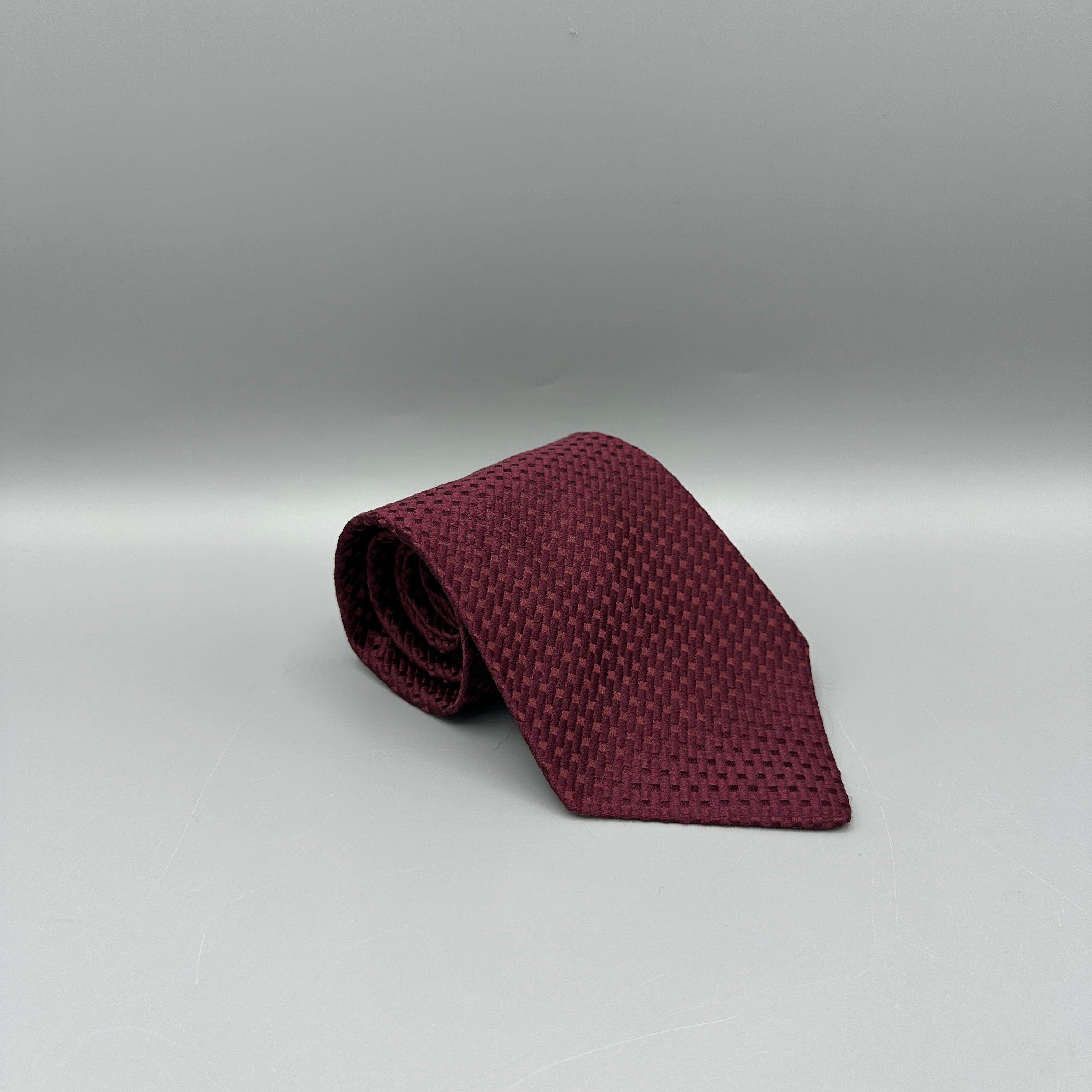 Cravate bordeaux Charvet