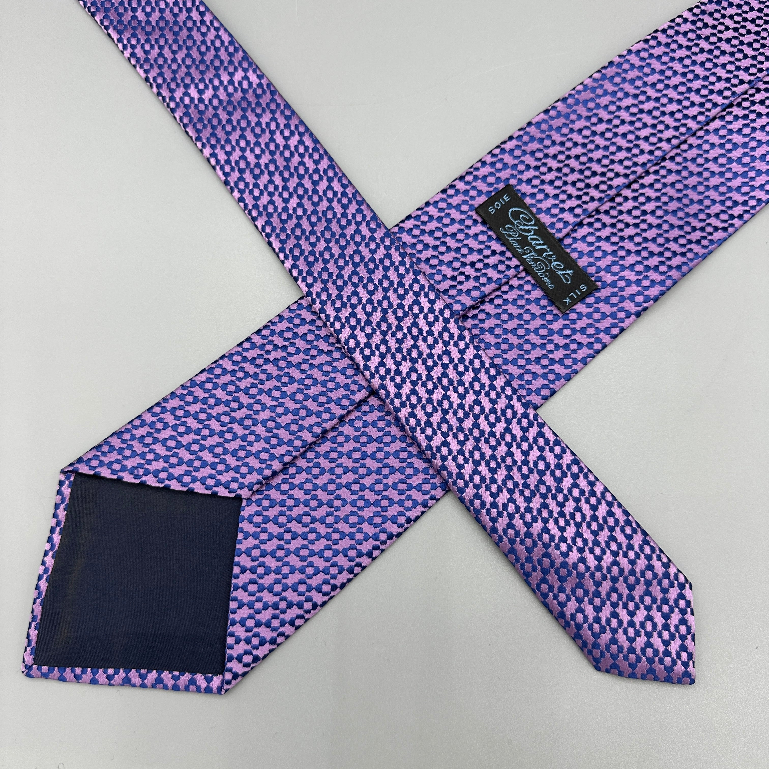 Cravate violette Charvet