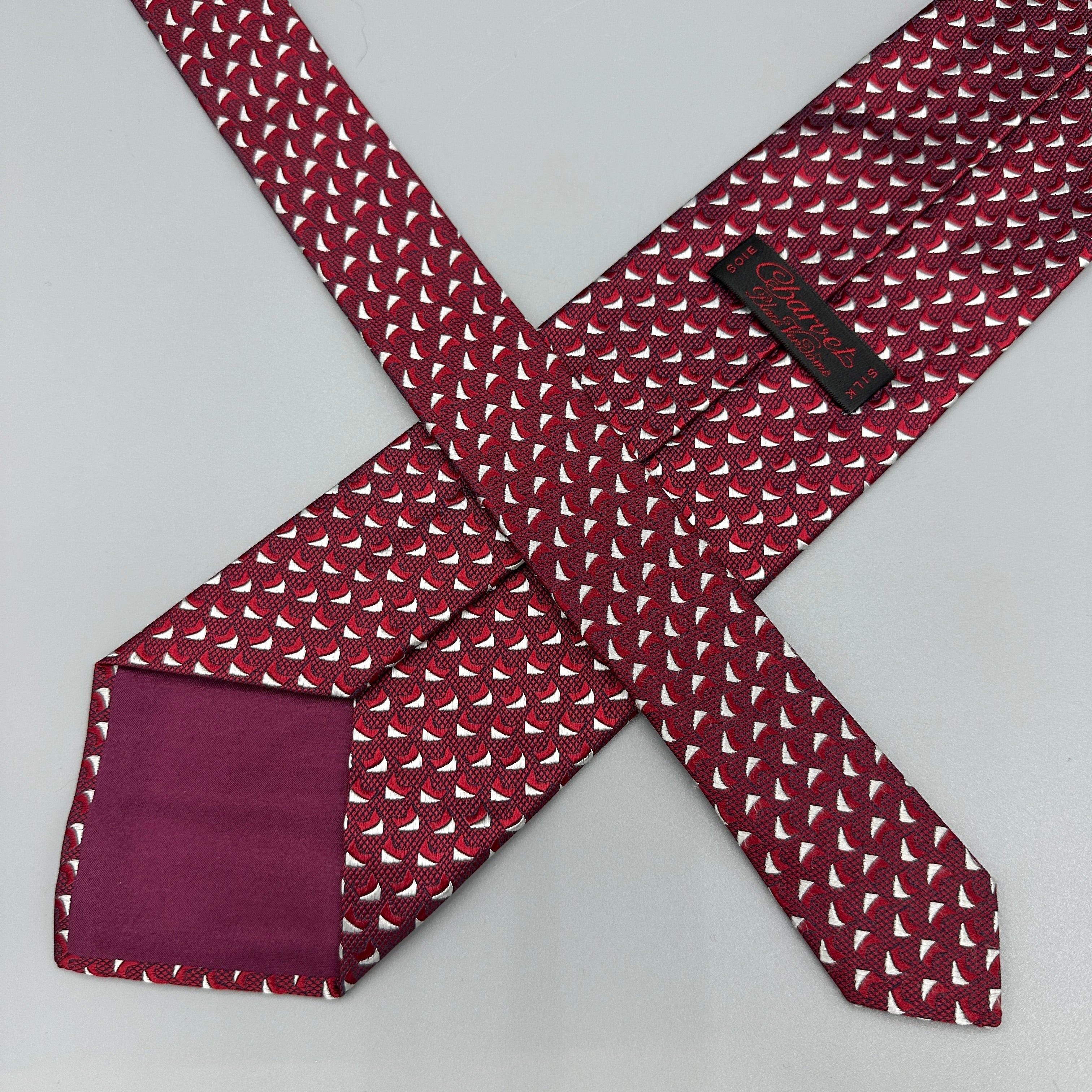 Cravate rouge Charvet