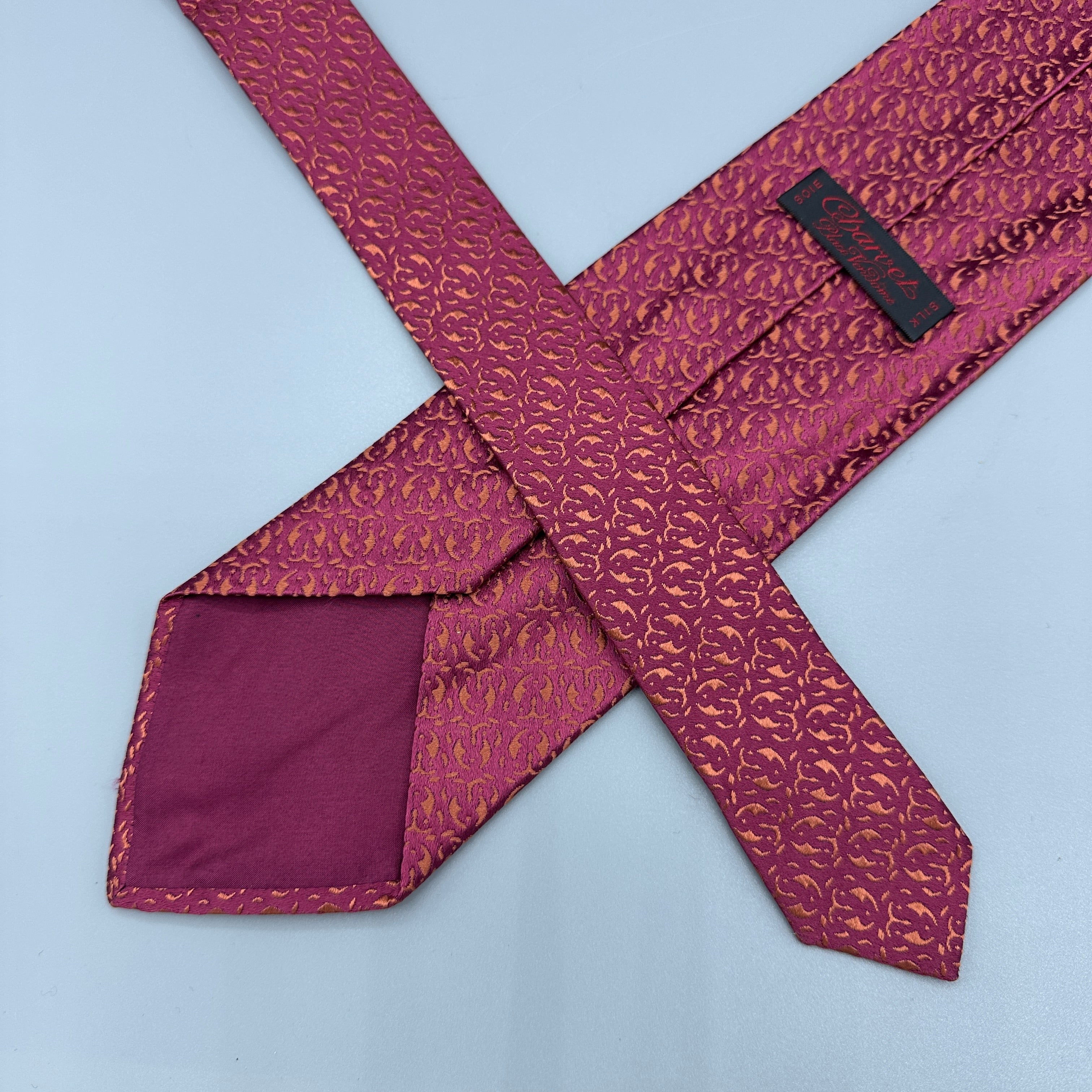 Cravate rose Charvet