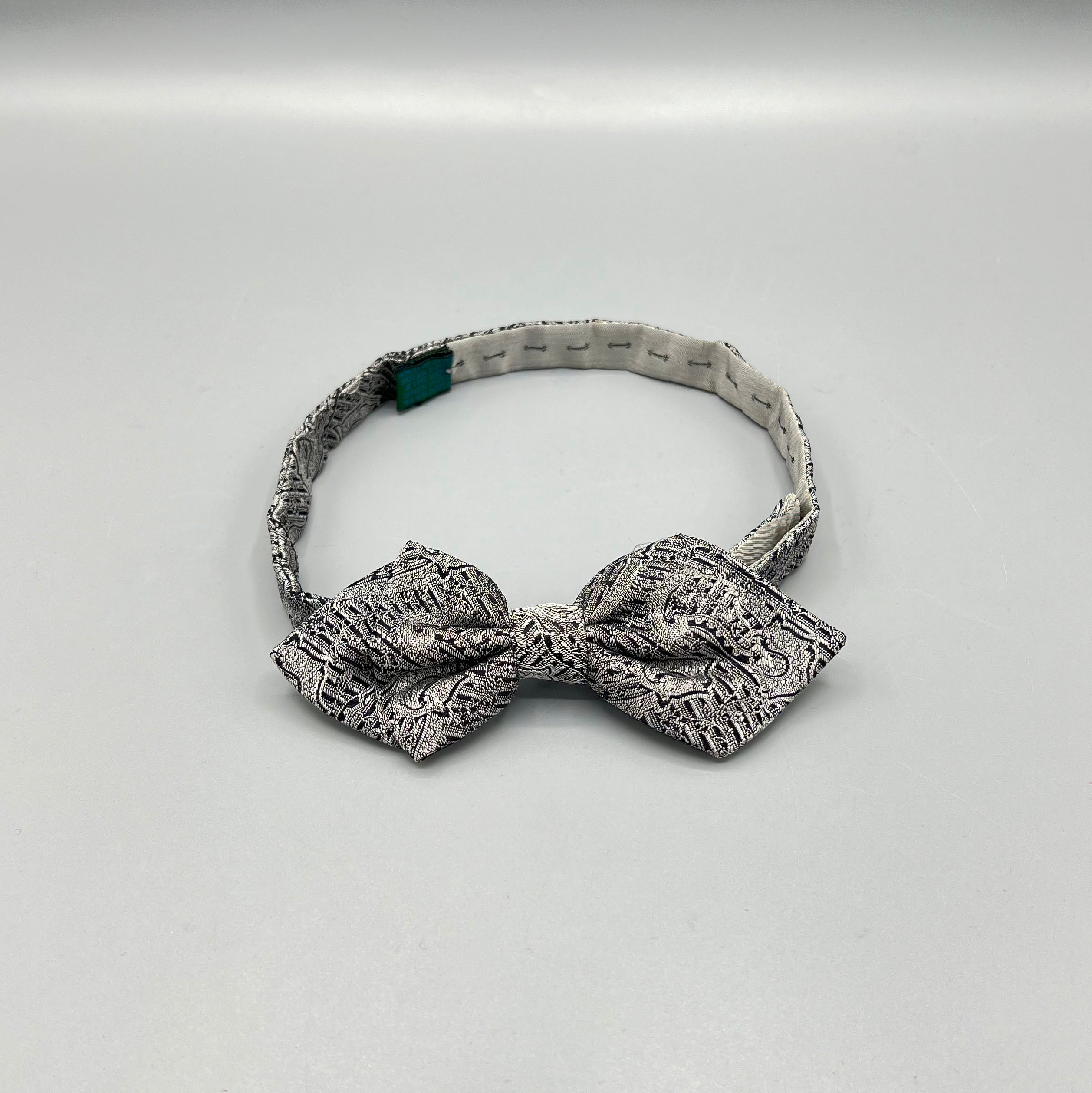 Nœud papillon motif pesley