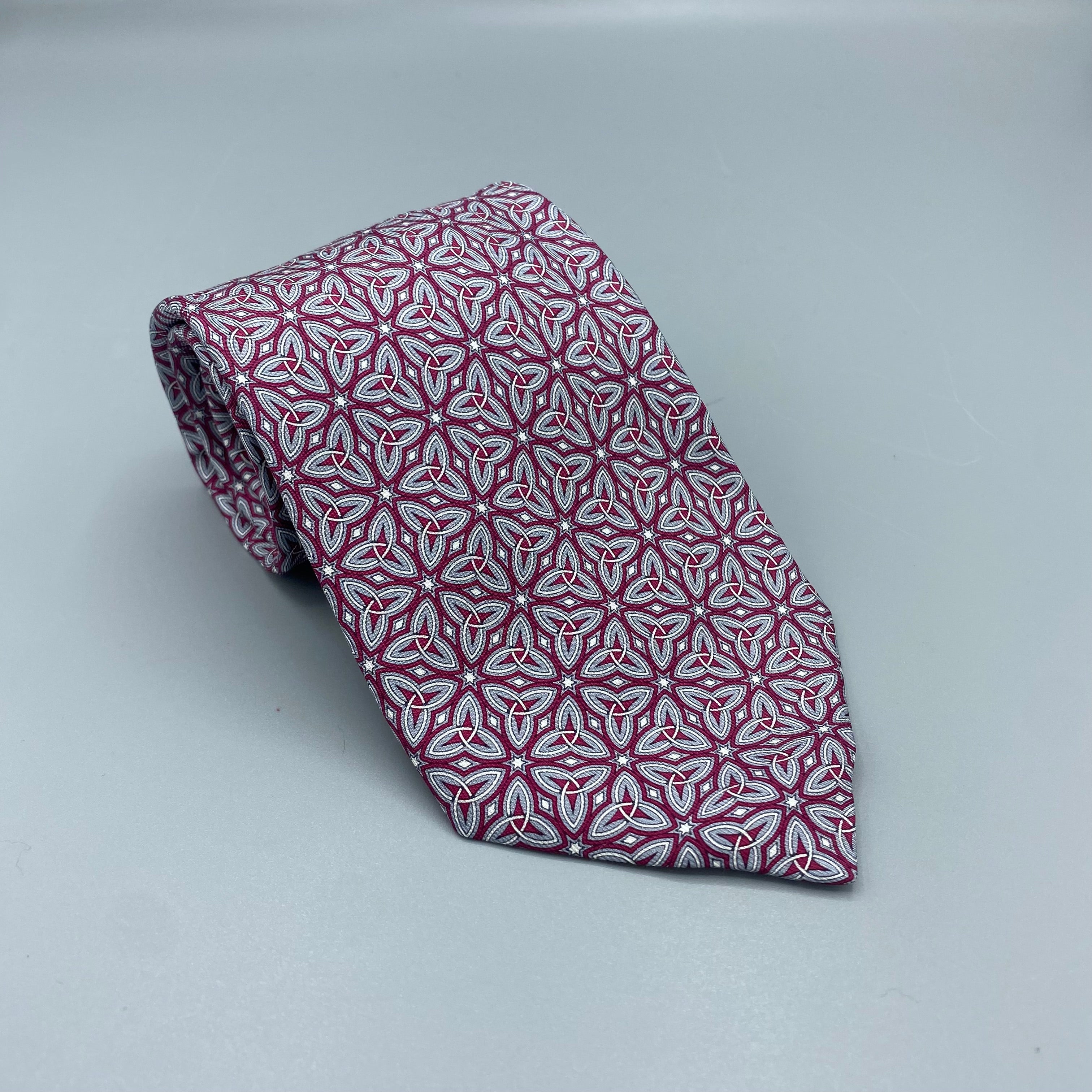 Cravate bordeaux Hermès