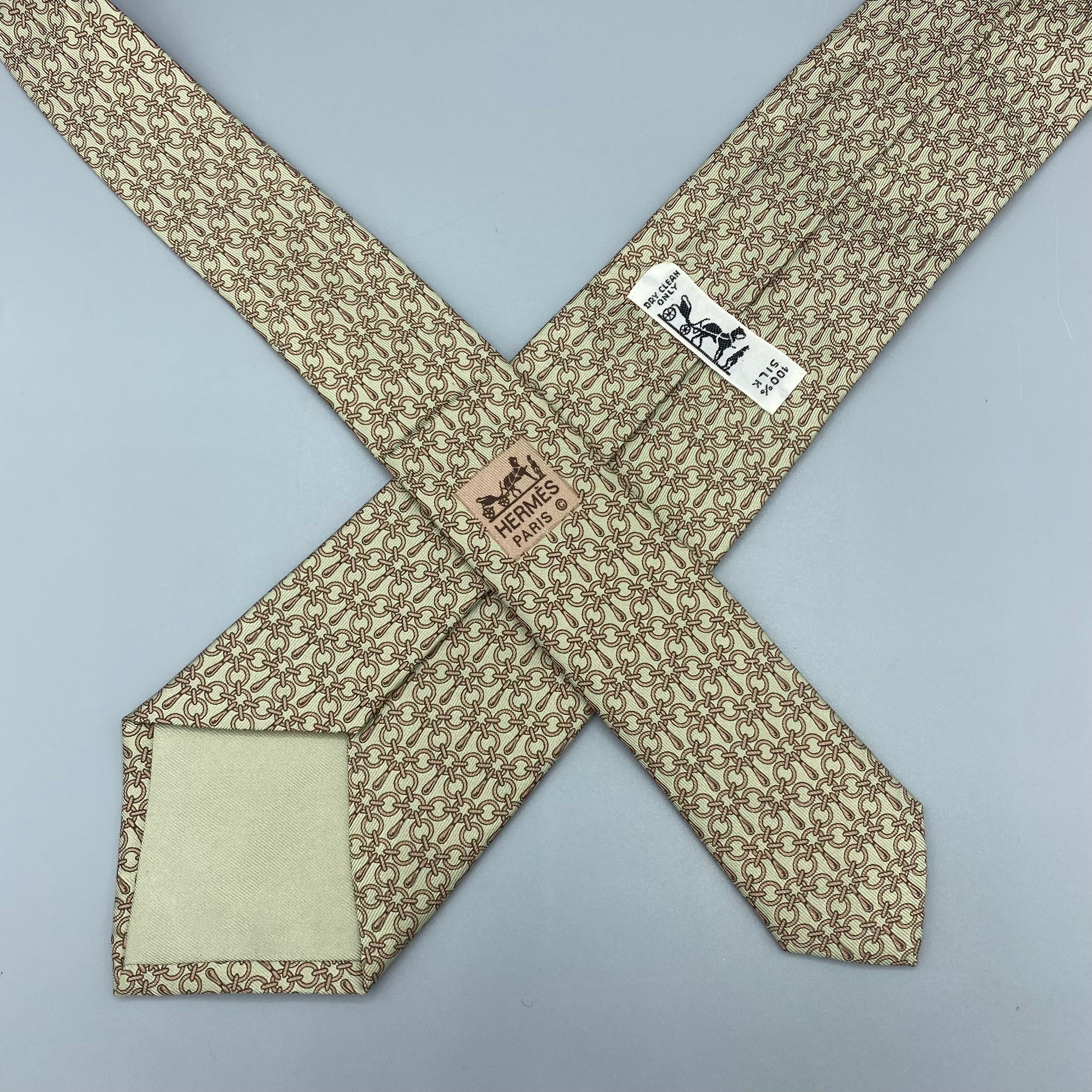 Cravate verte claire Hermès