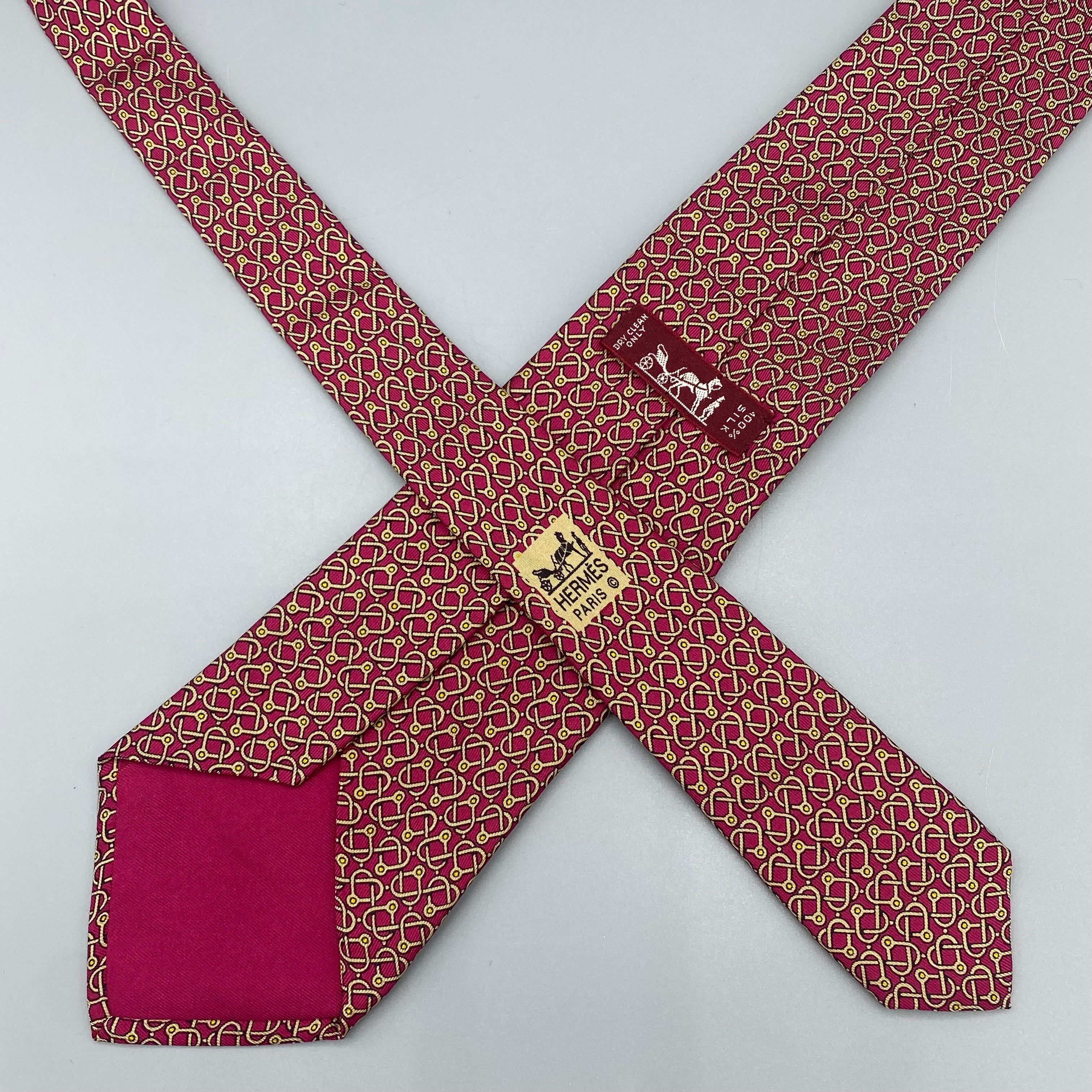 Cravate bordeaux Hermès