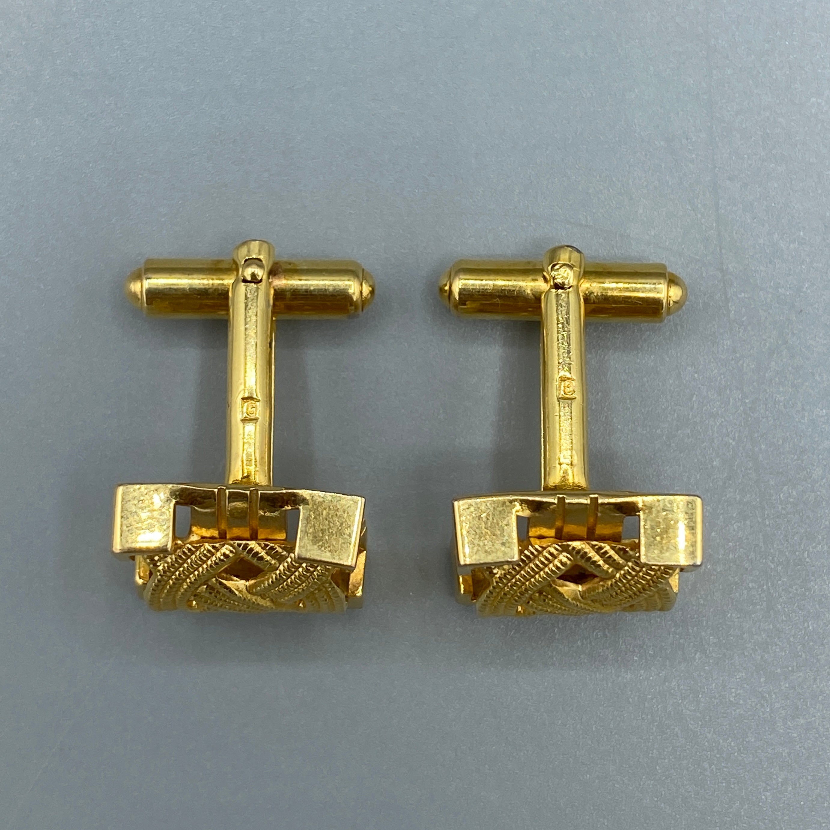 Boutons de manchette carré doré