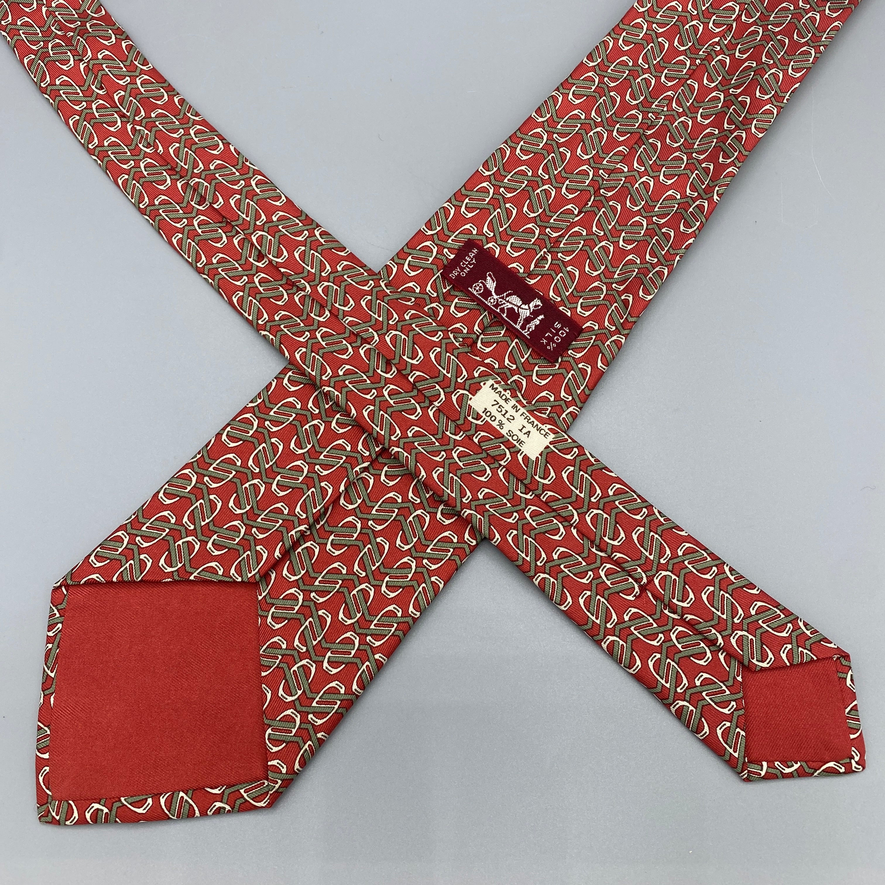 Cravate rouge Hermès