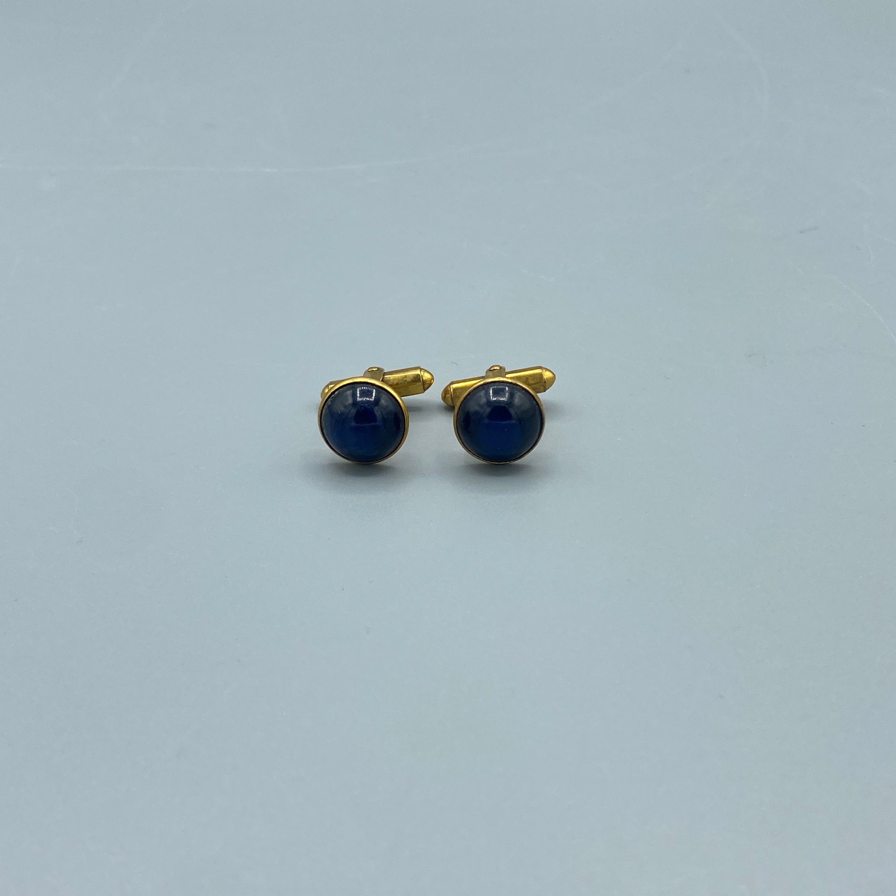 Boutons de manchette ronds dorés émaillés bleus