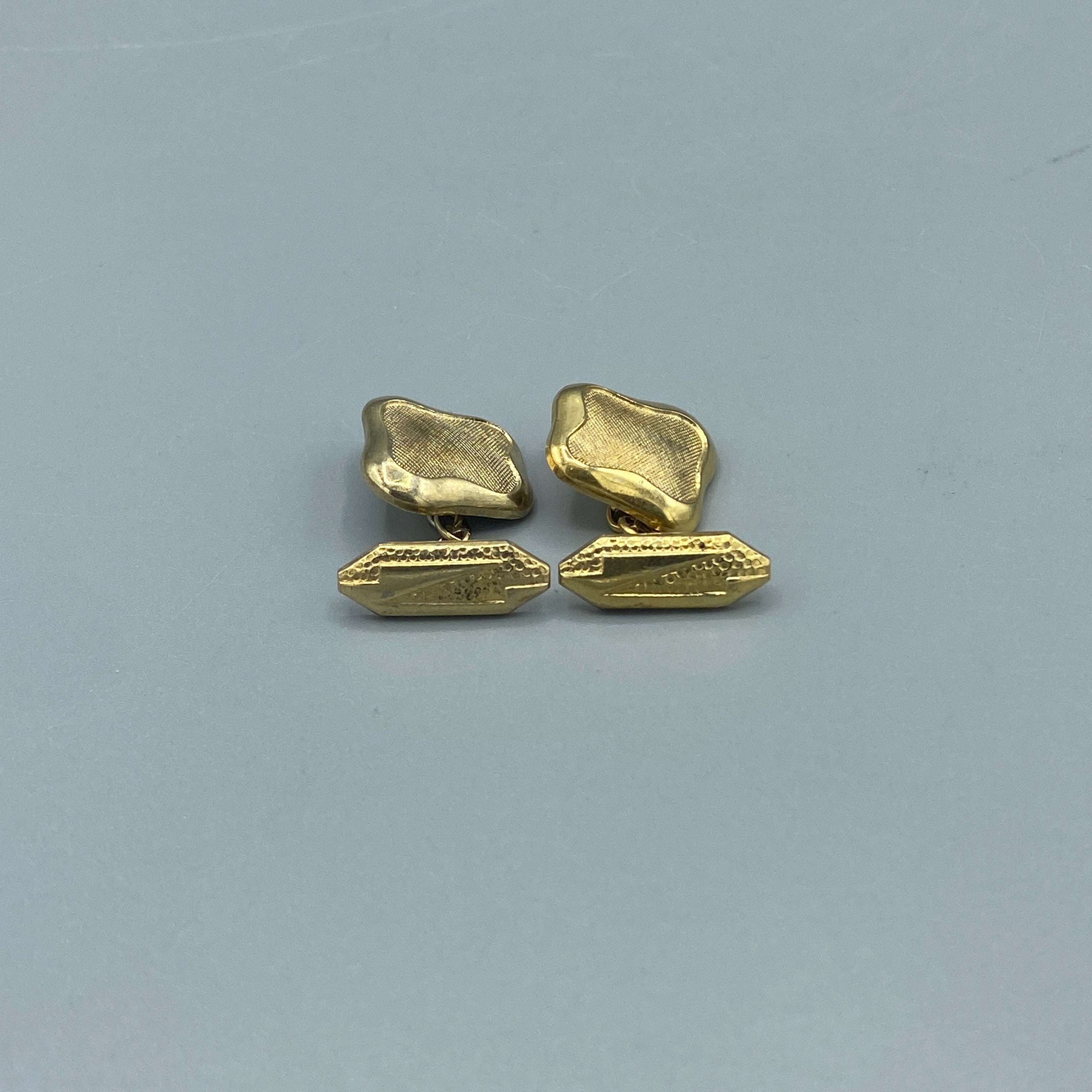 Boutons de manchette dorés vintage carrés