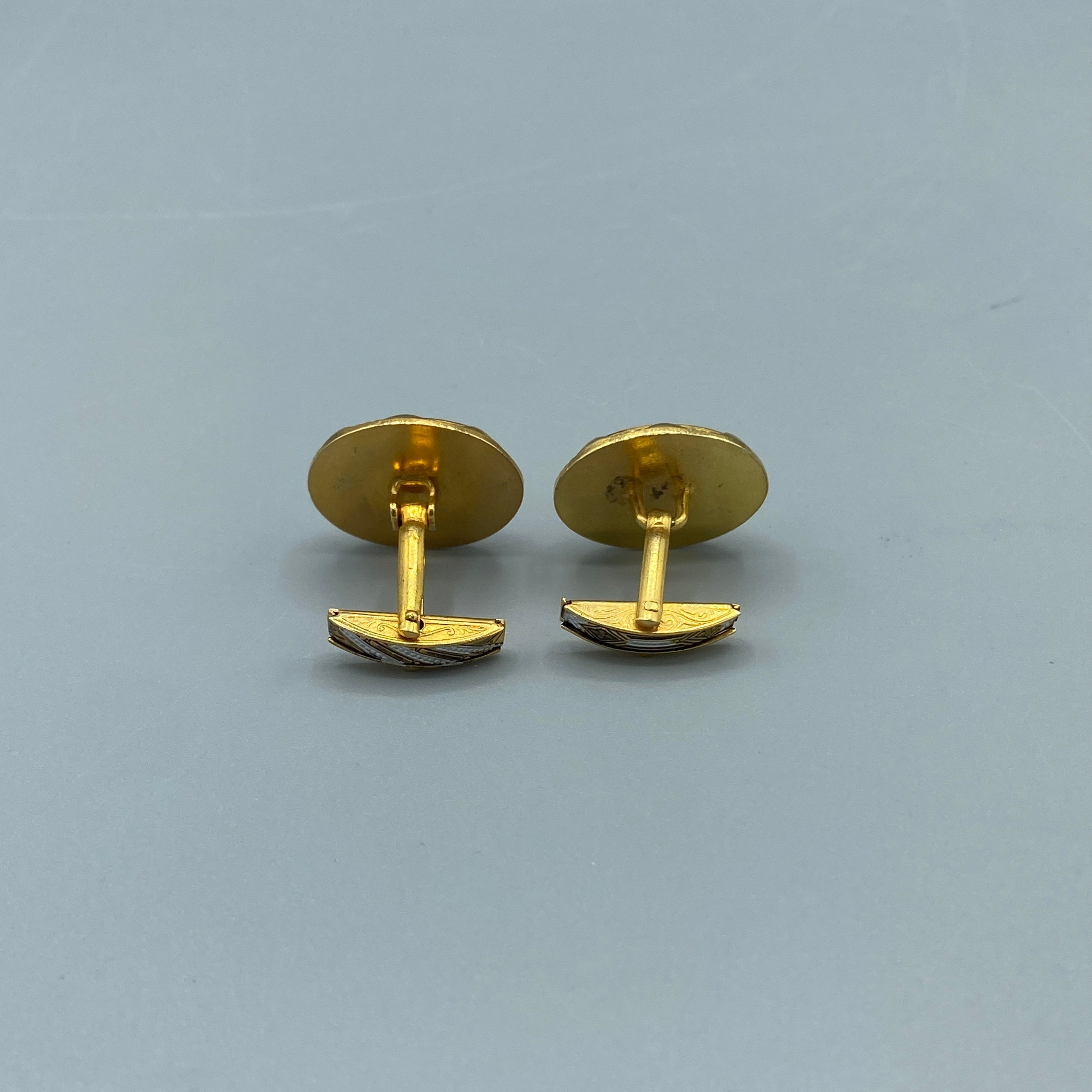 Boutons de manchette dorés ovales motifs toréadors