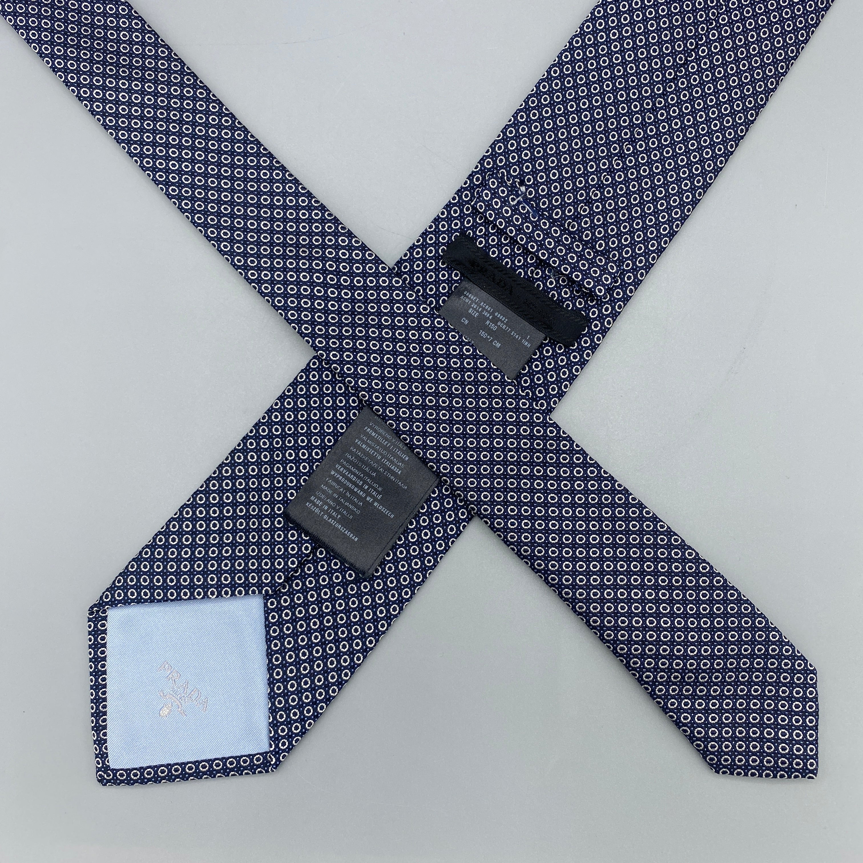Cravate bleu Prada