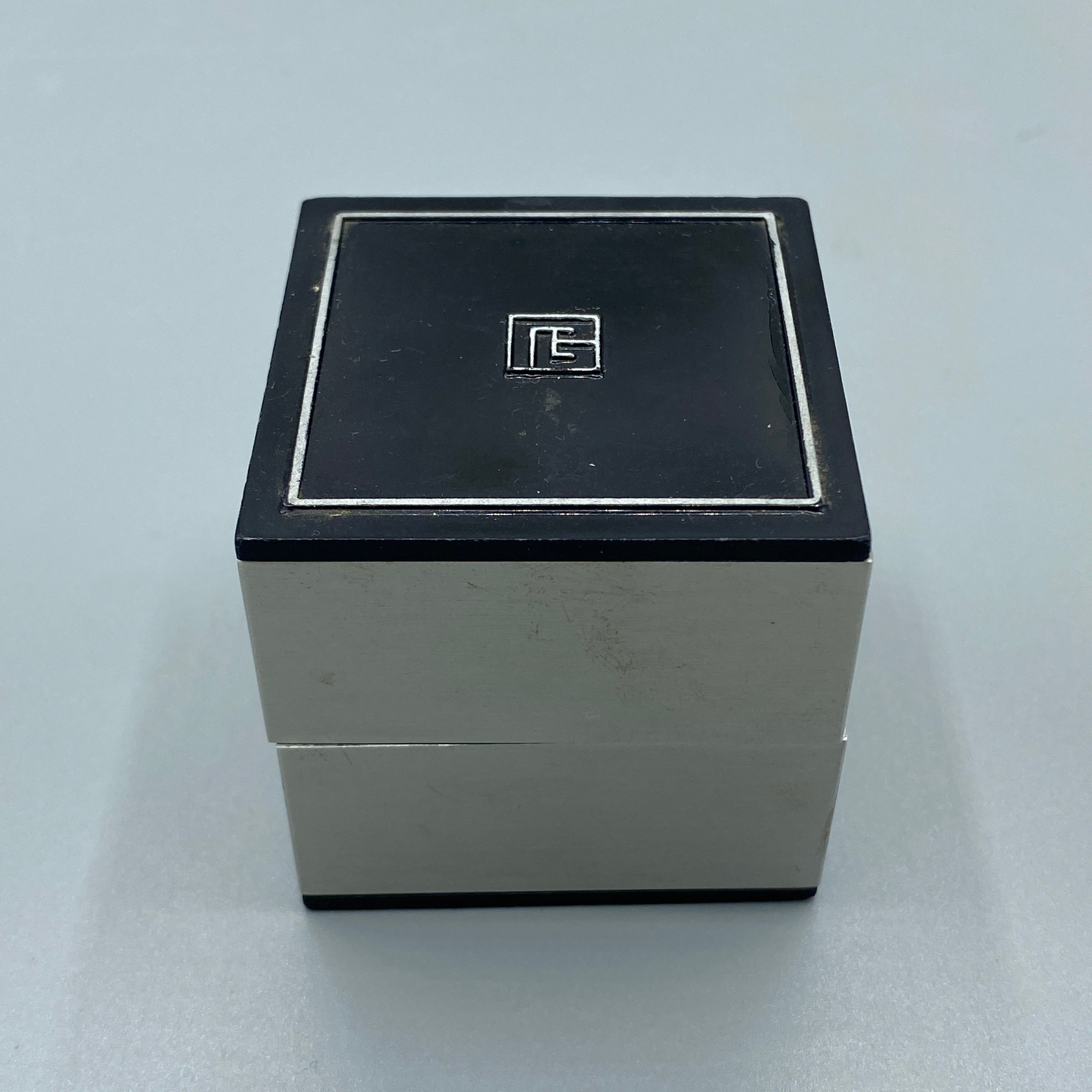 Boutons de manchette dorés Pierre Balmain