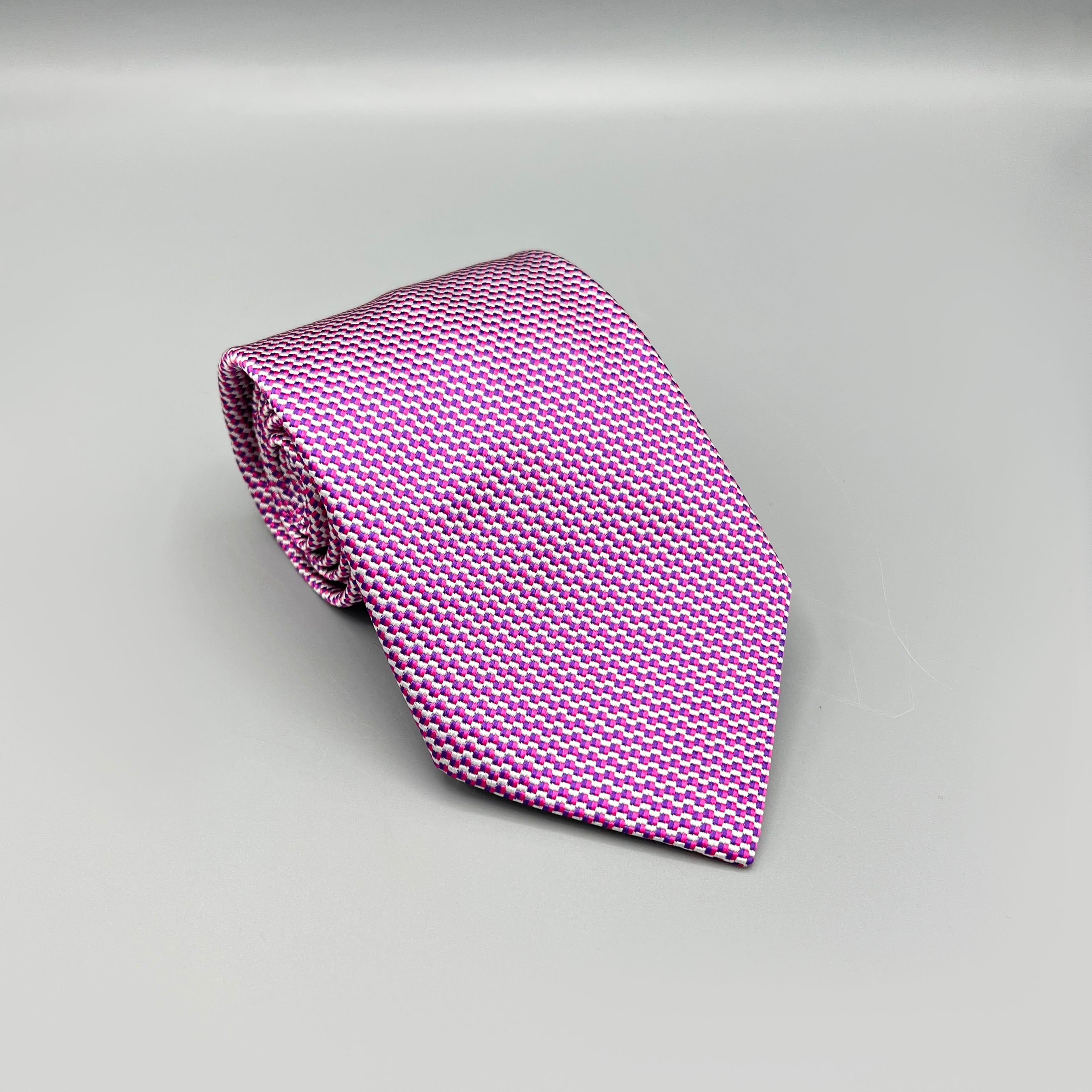 Cravate rose Hermès
