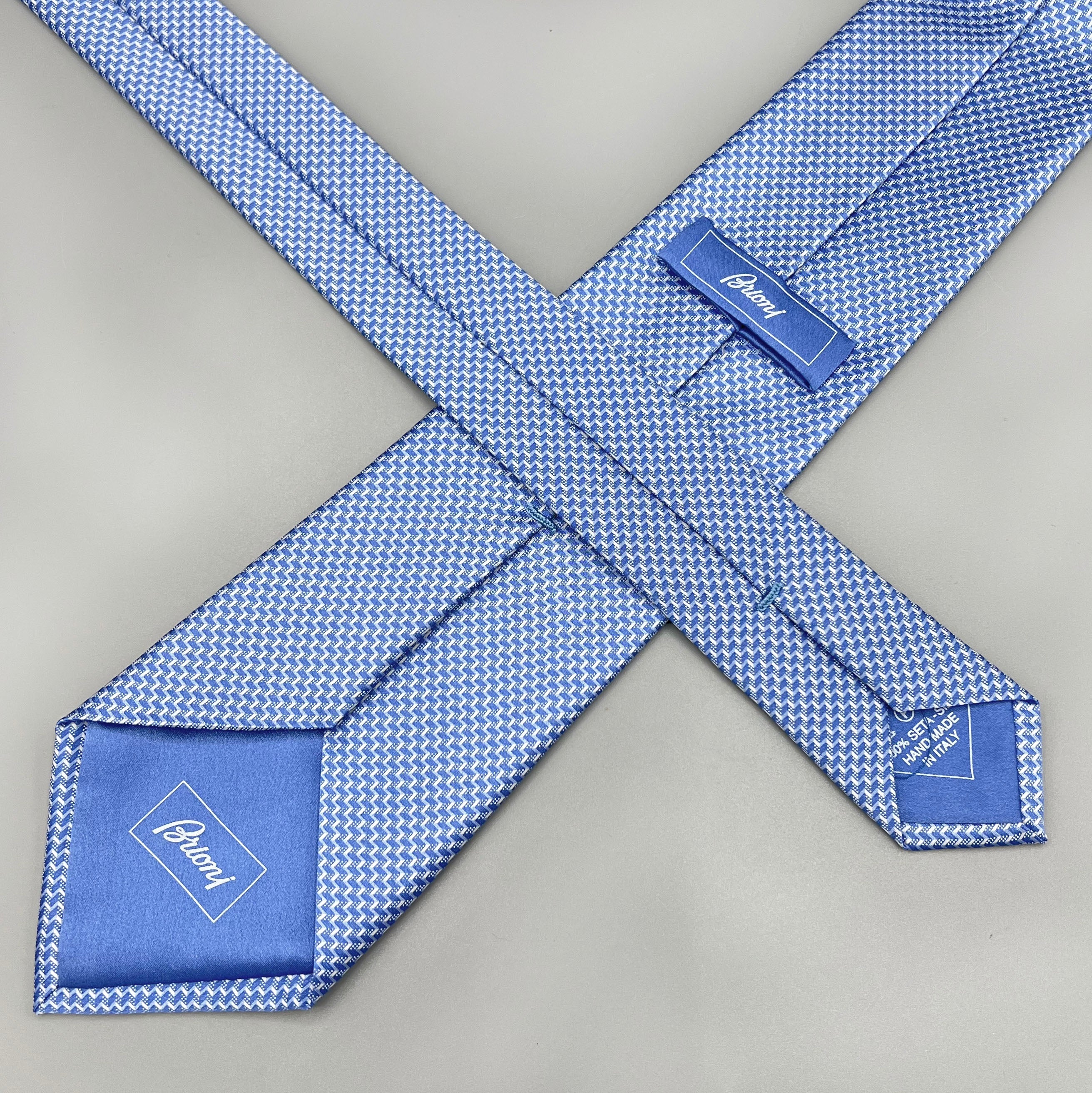 Cravate bleue Brioni