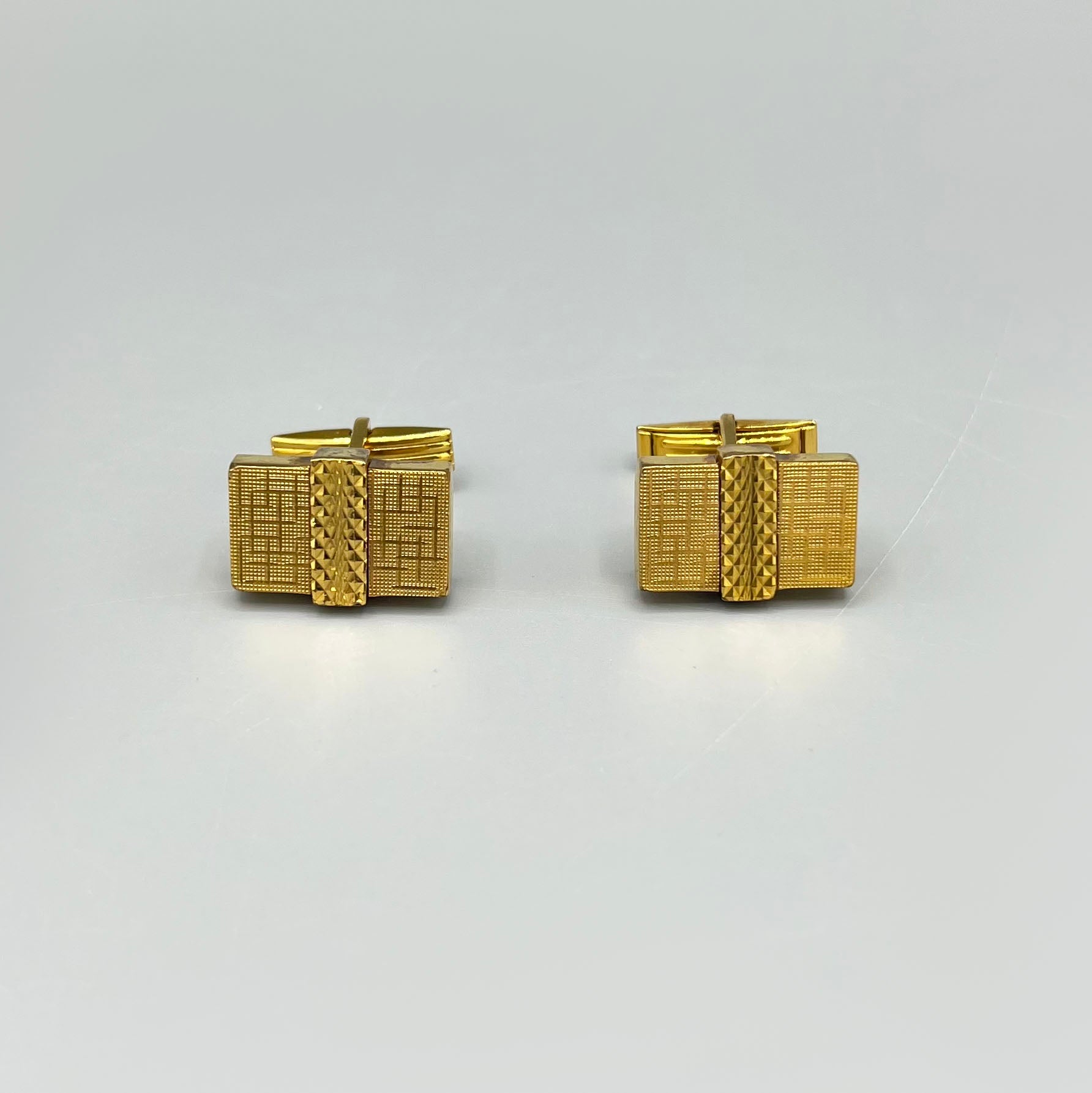 Boutons de manchette dorés Pierre Balmain vintage