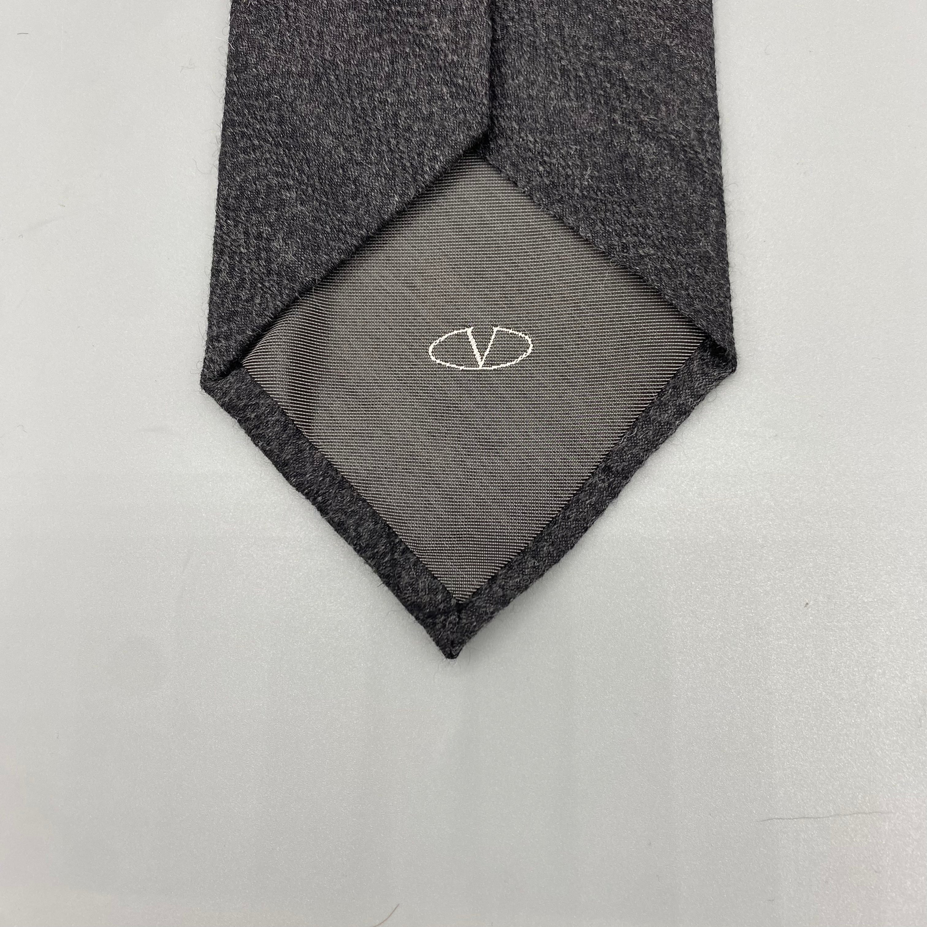 Cravate grise Valentino