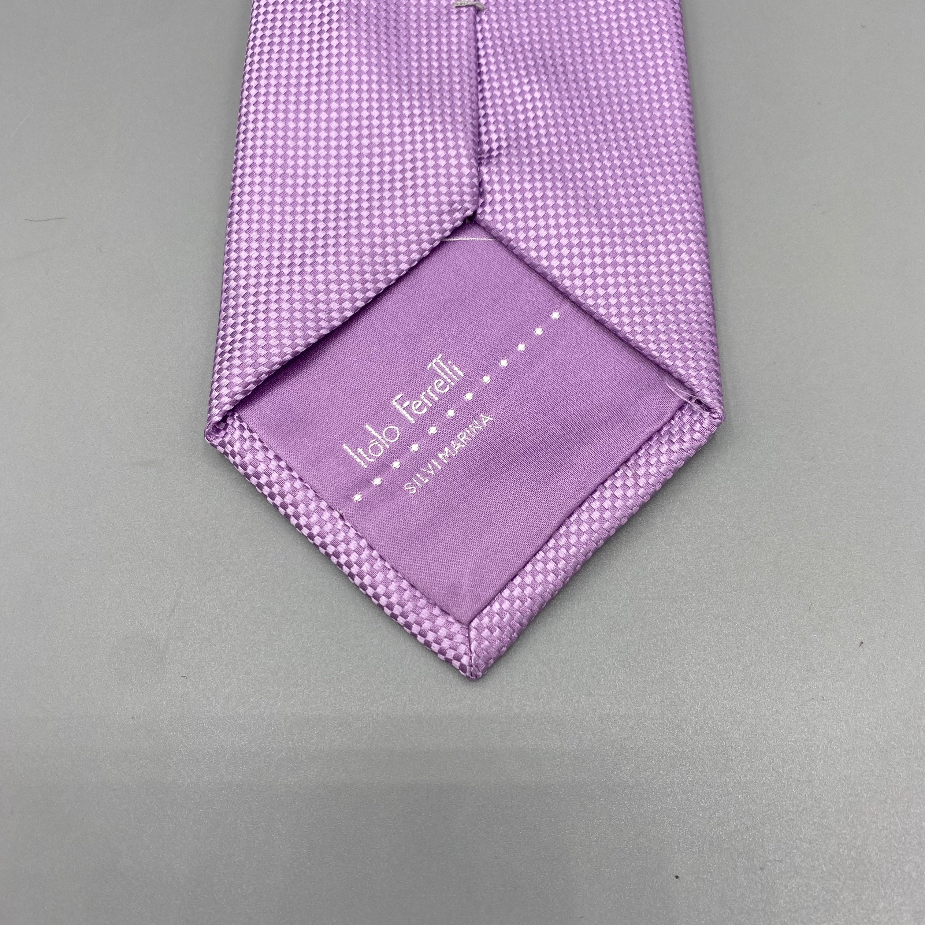 Cravate violette