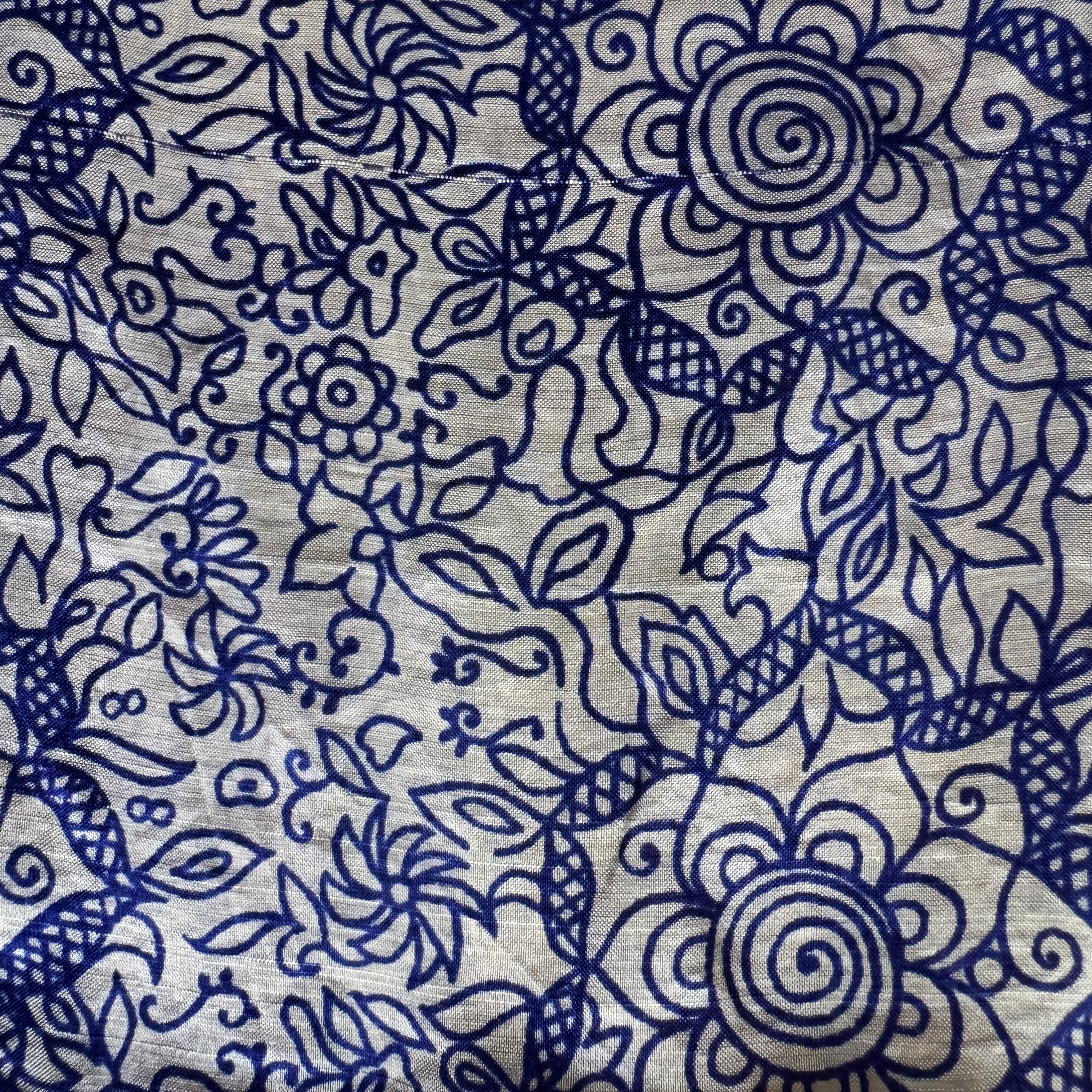 Carré Charvet bleu en soie indienne