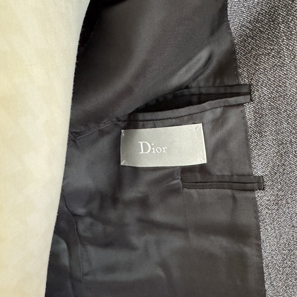 Costume 2 pièces Dior gris en laine vierge - Le Beau Gustave