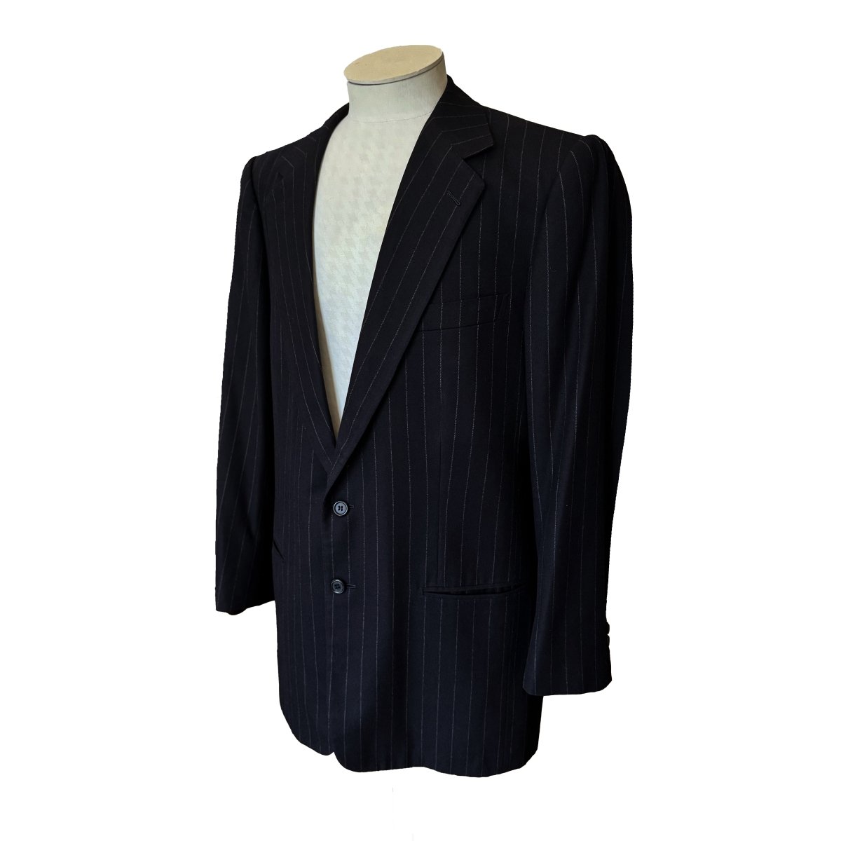 Costume Cifonelli sur mesure bleu marine à rayures tennis - Le Beau Gustave