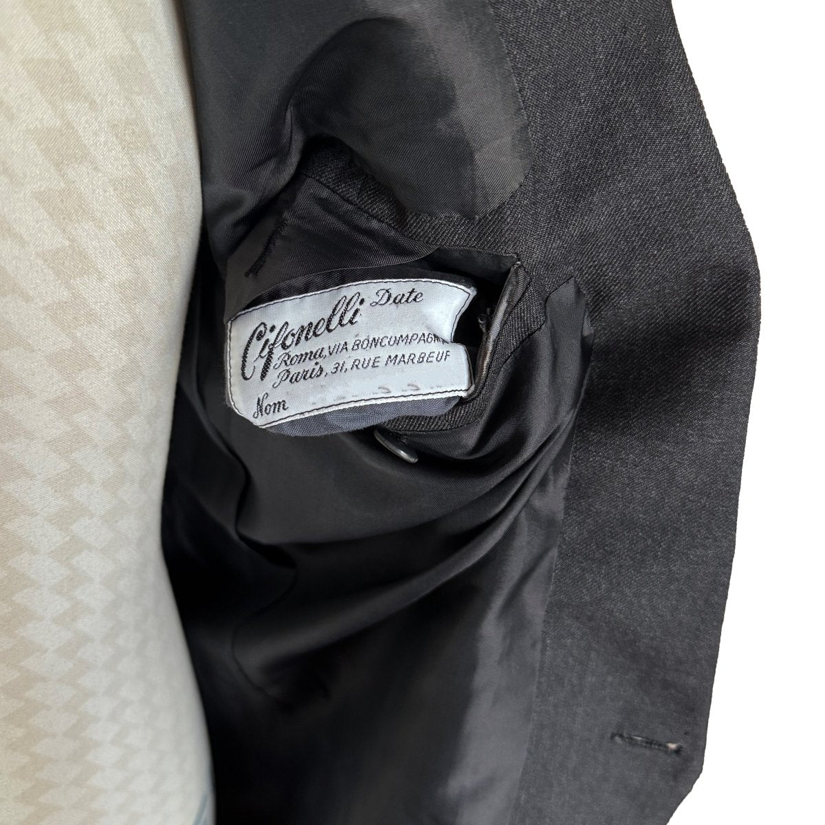 Costume Cifonelli sur mesure gris acier - Le Beau Gustave
