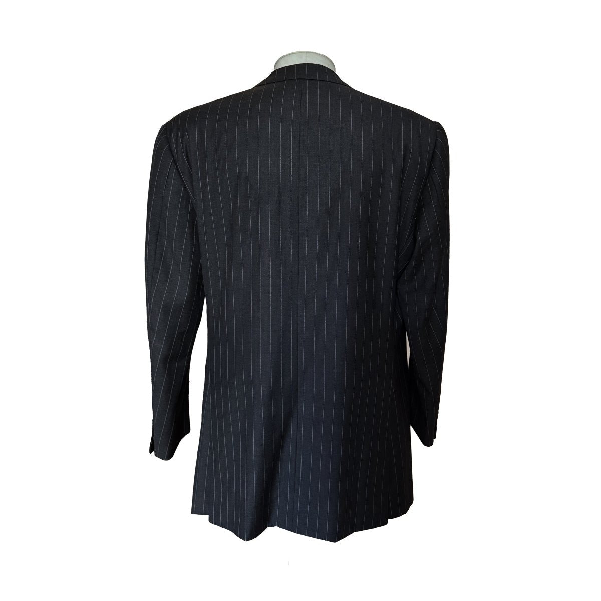 Costume Cifonelli sur mesure noir à fines rayures tennis - Le Beau Gustave