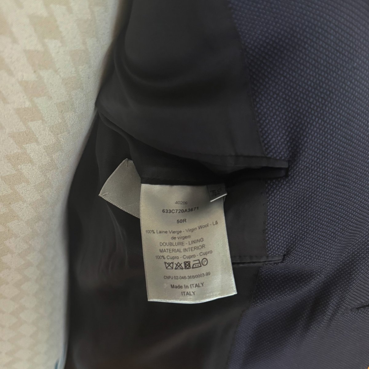 Costume Dior bleu marine à tissu texturé - Le Beau Gustave