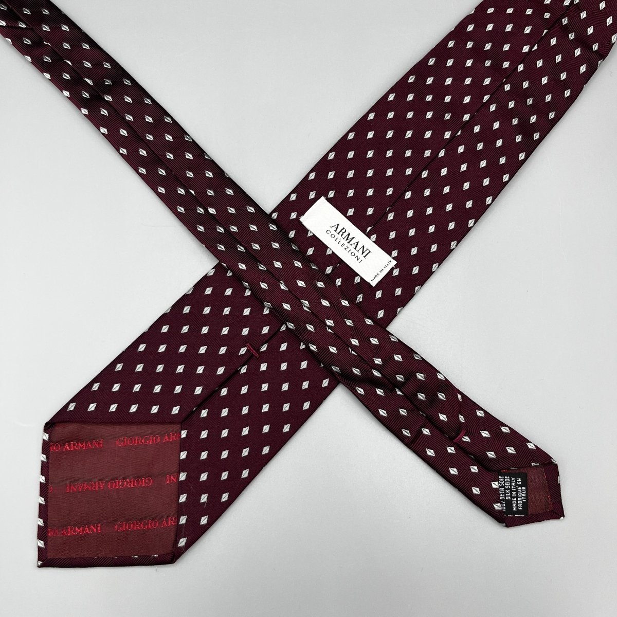 Cravate Armani violine avec losanges gris - Le Beau Gustave