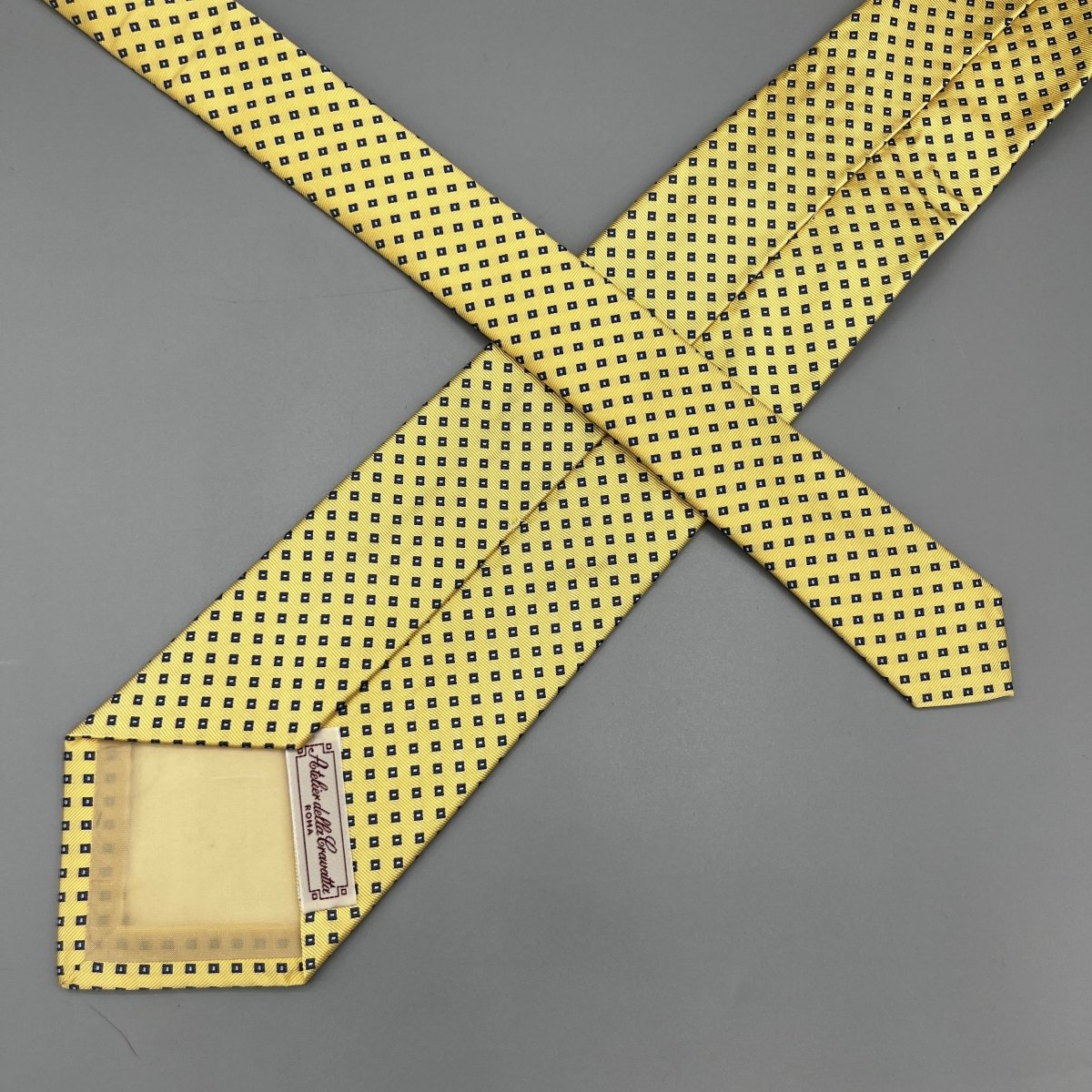 Cravate Atelier della Cravatta jaune à motifs bleus - Le Beau Gustave