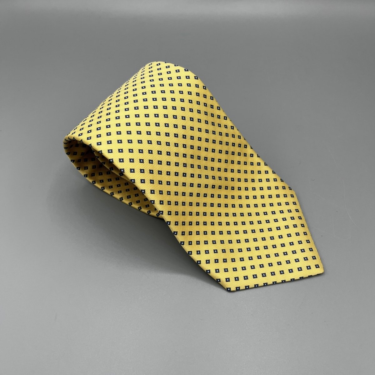 Cravate Atelier della Cravatta jaune à motifs bleus - Le Beau Gustave