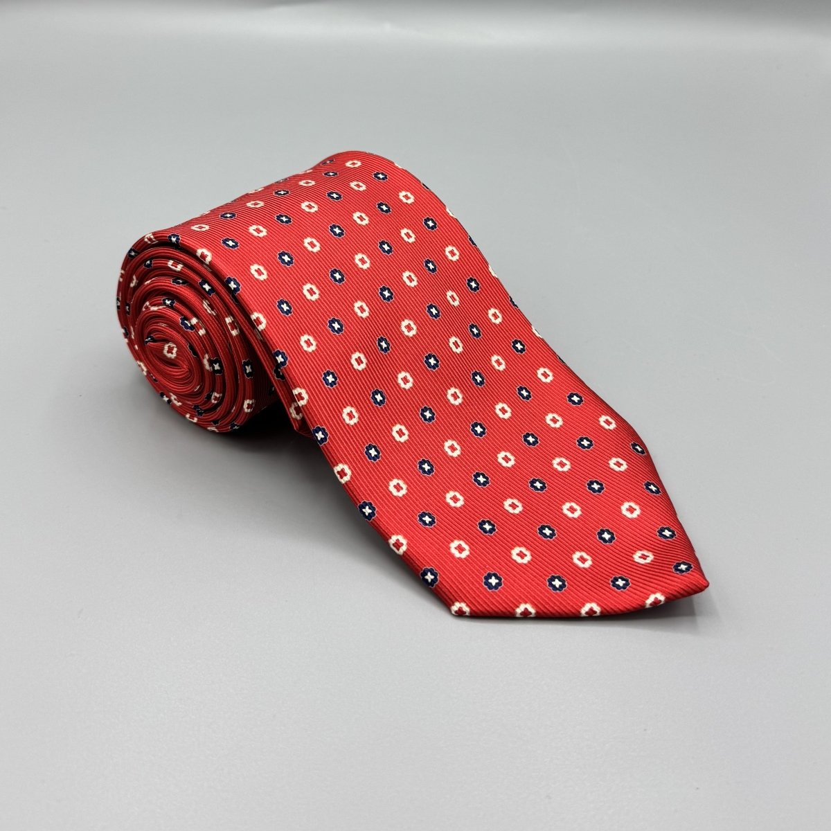 Cravate Atelier della Cravatta rouge à petits motifs géométriques - Le Beau Gustave