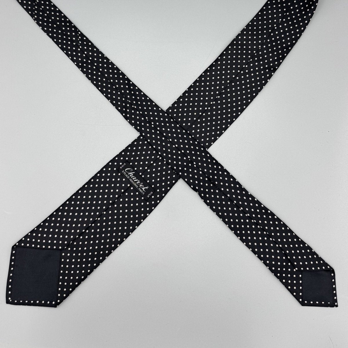 Cravate Charvet noire à pois blancs - Le Beau Gustave