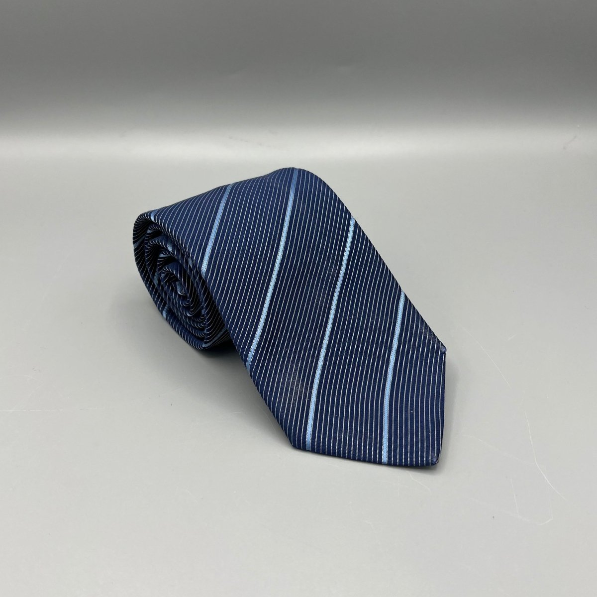 Cravate club bleue Lanvin - Le Beau Gustave