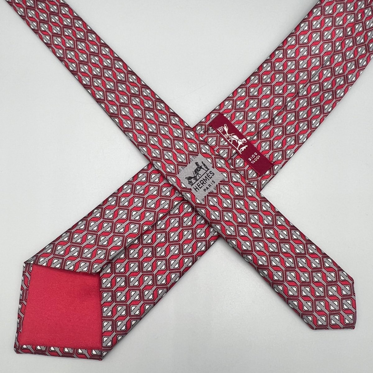 Cravate Hermès bordeaux à motifs gris - Le Beau Gustave