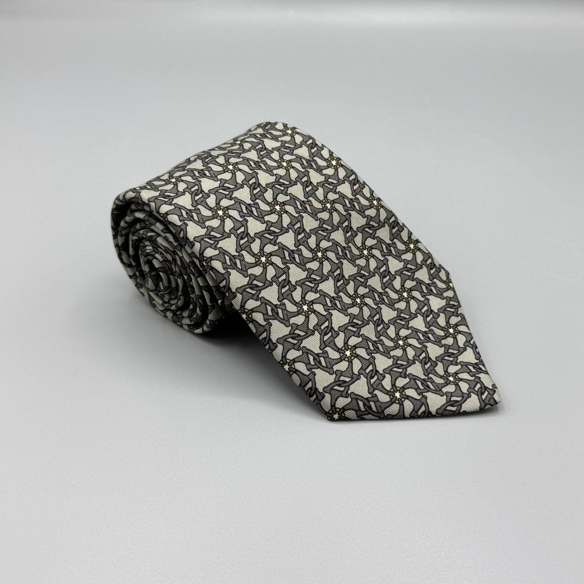 Cravate Hermès grise à motif chaînon gris foncé - Le Beau Gustave