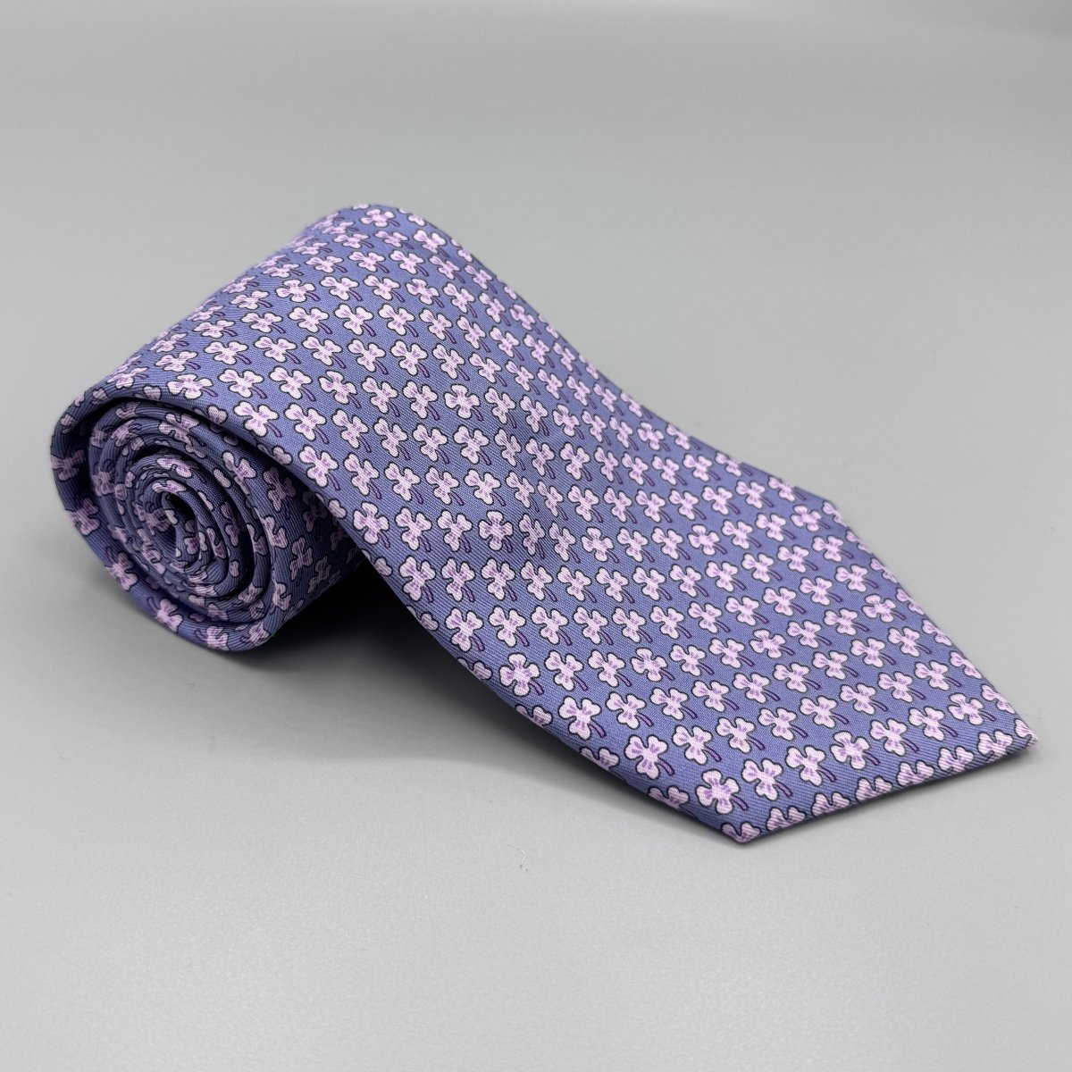 Cravate Hermès mauve à motif trèfle - Le Beau Gustave