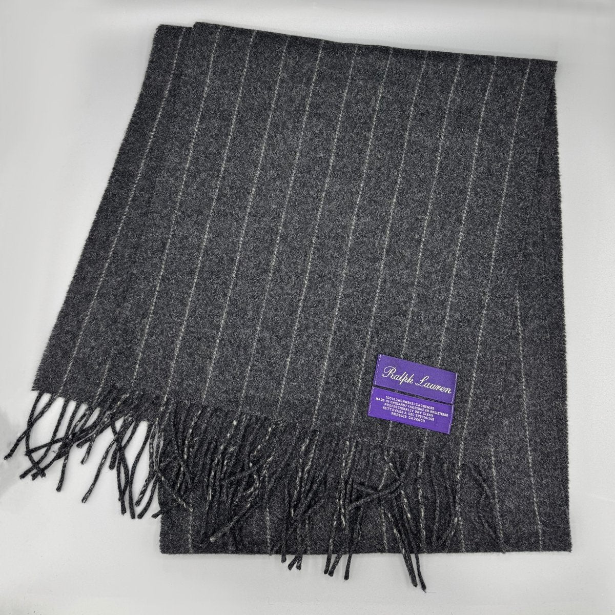 Écharpe Purple Label Ralph Lauren grise en cachemire - Le Beau Gustave