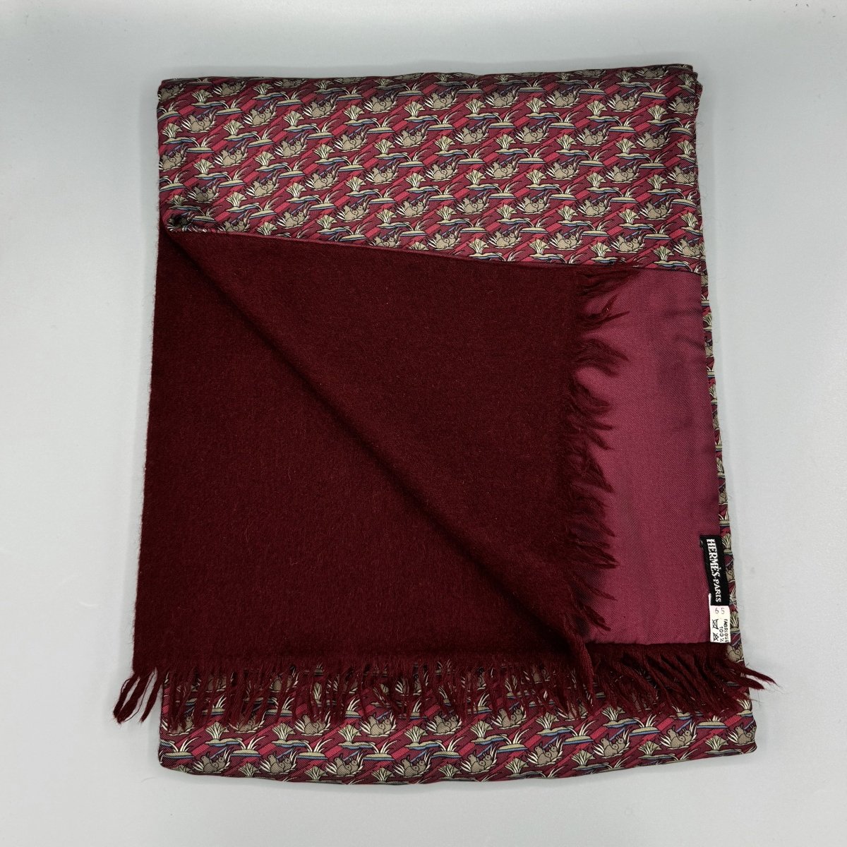 Écharpe réversible Hermès bordeaux en cachemire et laine - Le Beau Gustave