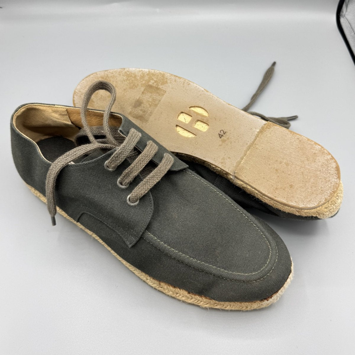 Espadrilles Hermès kaki - Le Beau Gustave