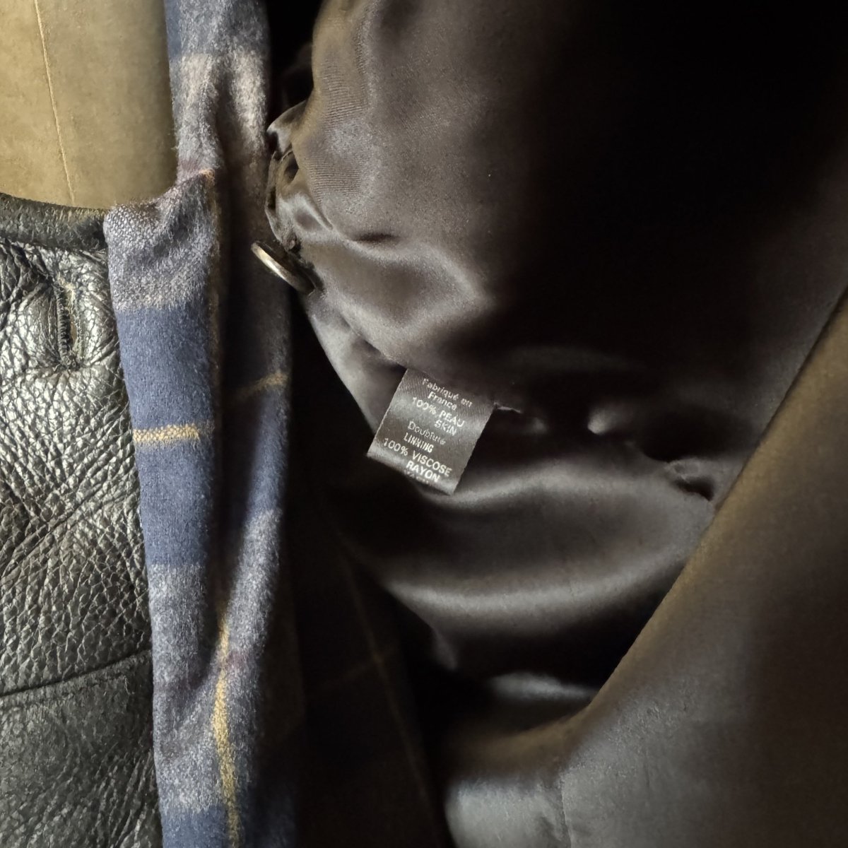 Manteau Christian Dior en cuir noir avec gilet amovible en fourrure - Le Beau Gustave